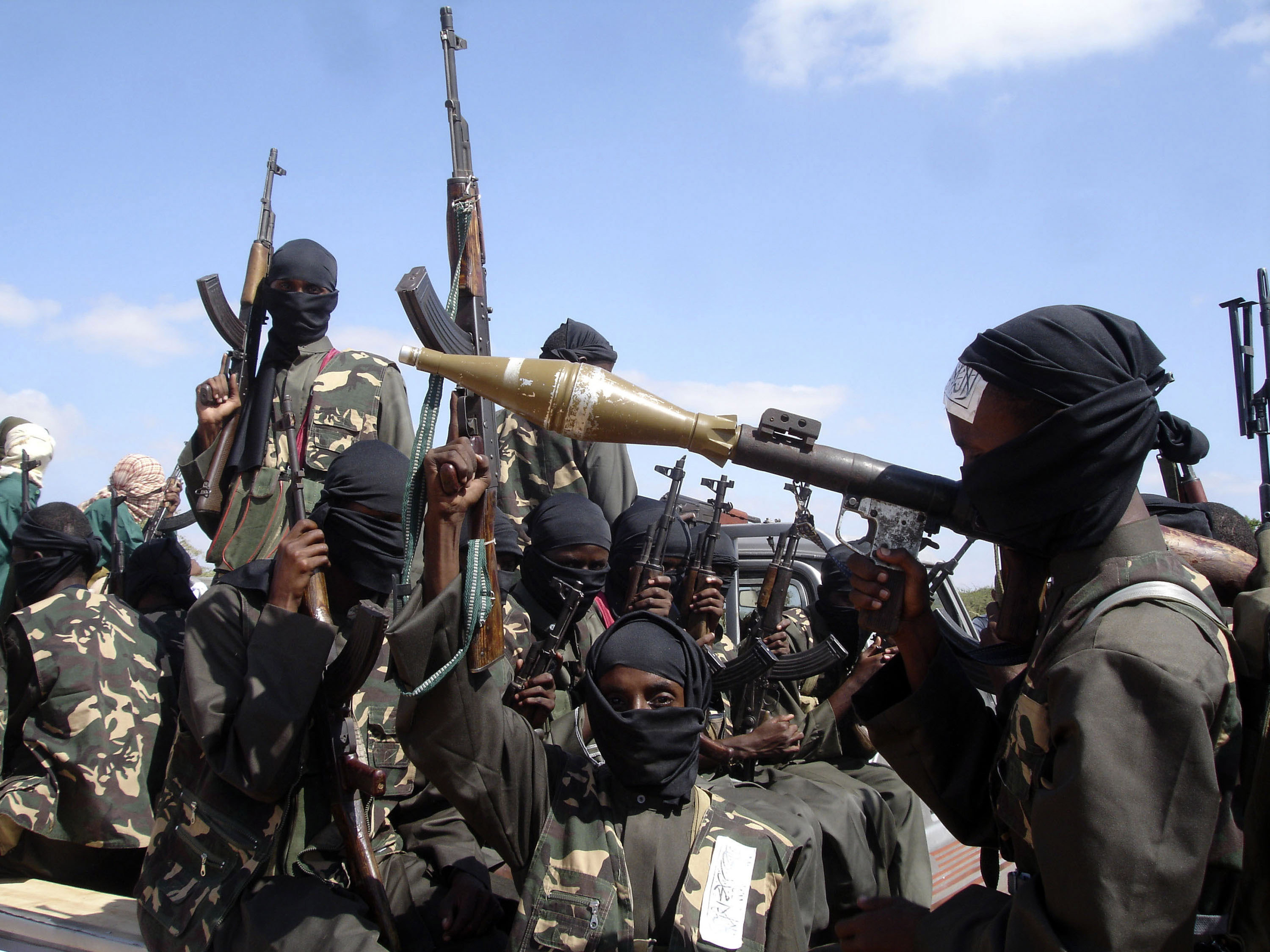 Al Sudani tenía “una larga historia como terrorista en Somalia”. Antes de unirse al autoproclamado Estado Islámico, el Departamento de Estado estadounidense lo tenía en la mira por su rol en el grupo yihadista Al Shabab. (AP)