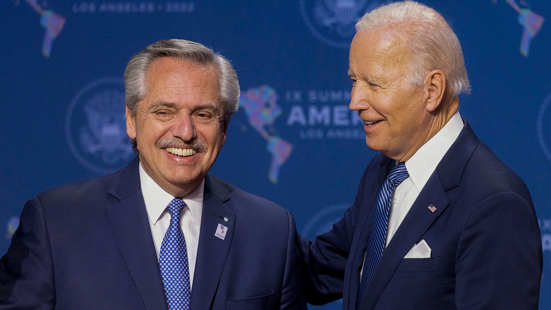 Alberto Fernández and Joseph Biden during the opening of the Summit of the Americas in Los Angeles