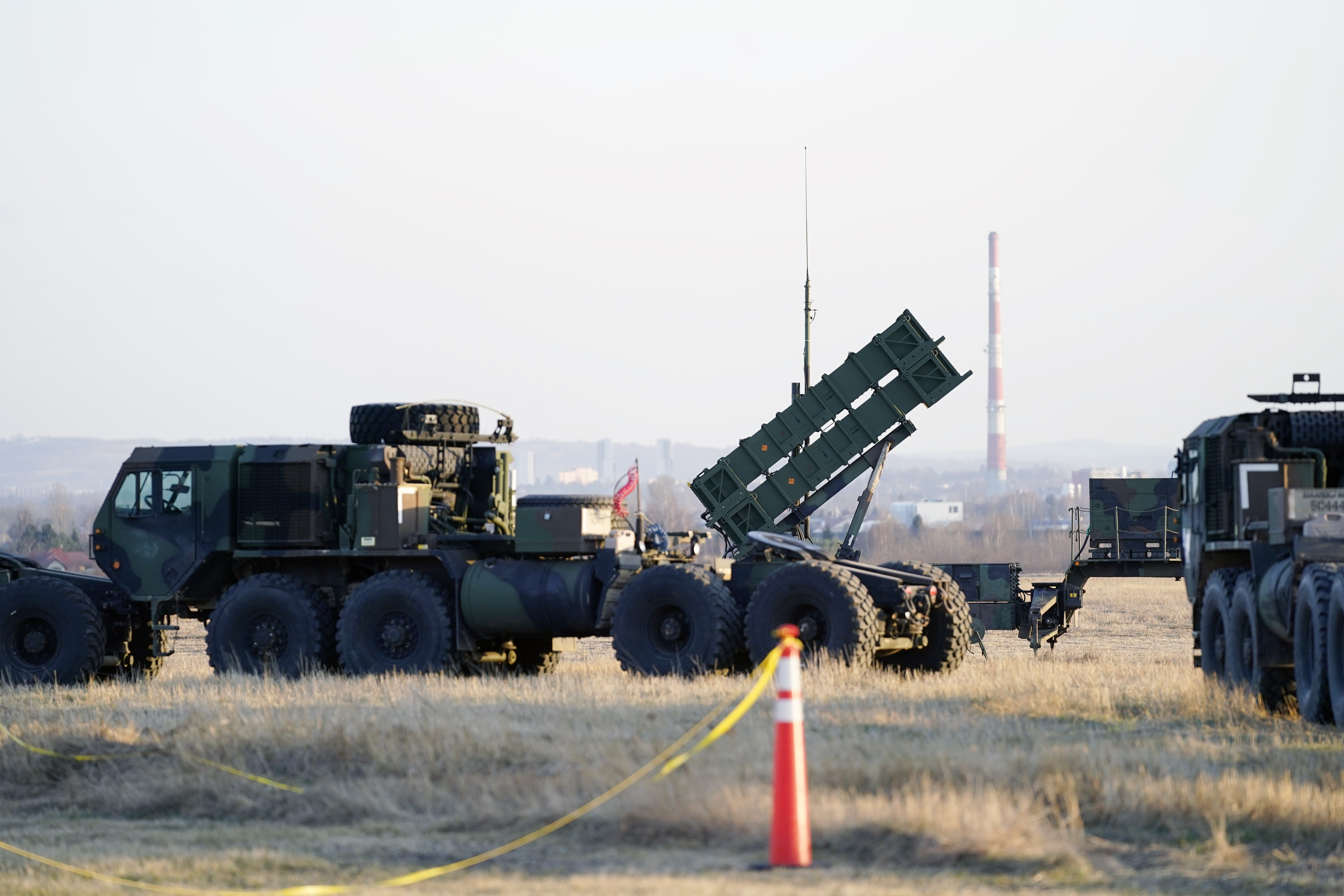 EEUU planea enviar a Ucrania sistemas antimisiles Patriot para neutralizar los ataques rusos contra edificios clave. (AP)