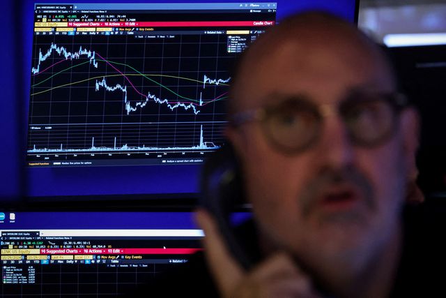 Mercados: las acciones argentinas negocian en alza, pero caen los bonos y vuelve a subir el riesgo pa&iacute;s