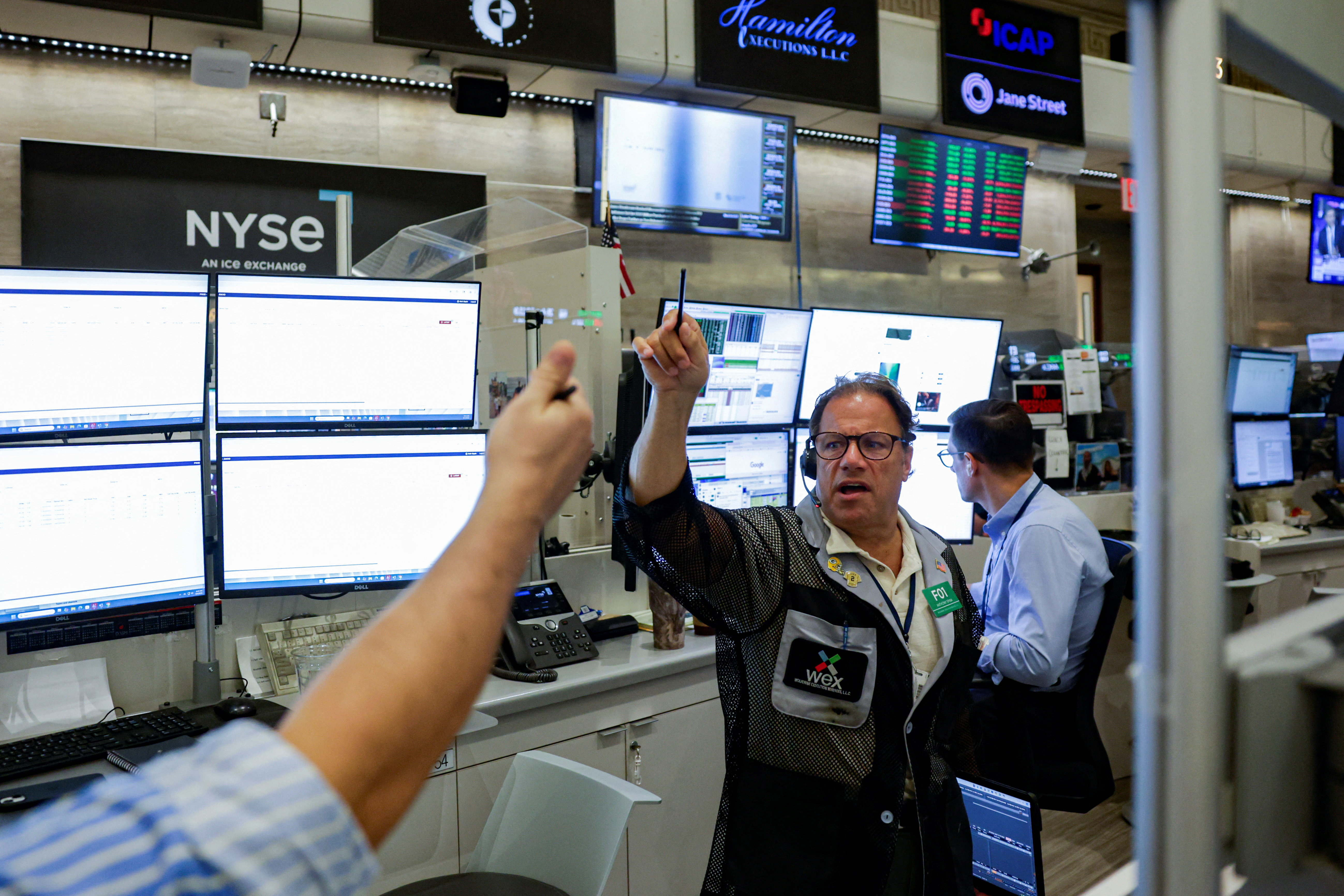 Jornada financiera: cay&oacute; con fuerza el riesgo pa&iacute;s, las acciones argentinas operaron dispares y subi&oacute; el d&oacute;lar