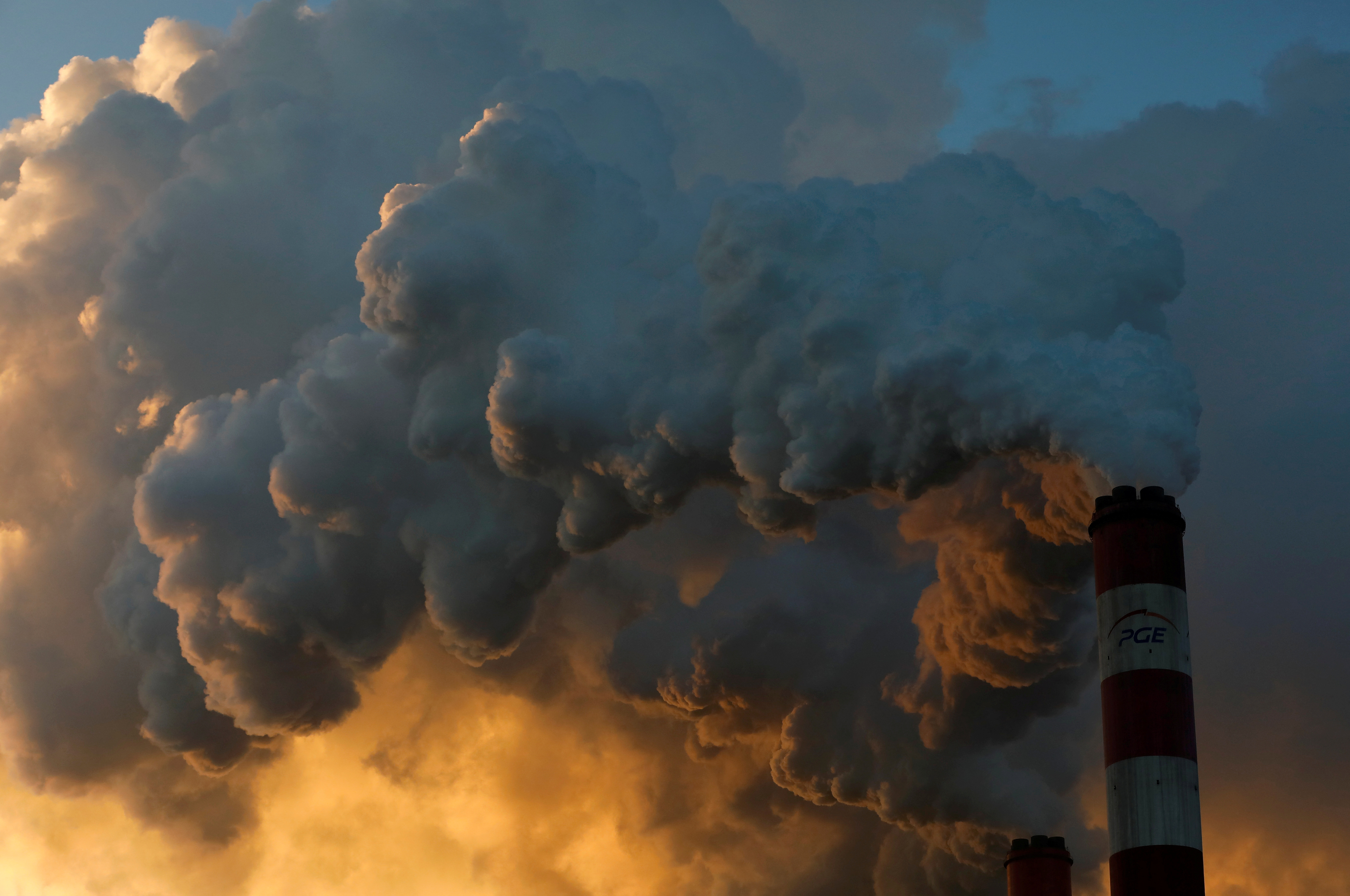 La contaminación ambiental que provoca la actividad humana no colabora con la estabilización del clima (REUTERS/Kacper Pempel/File Photo)