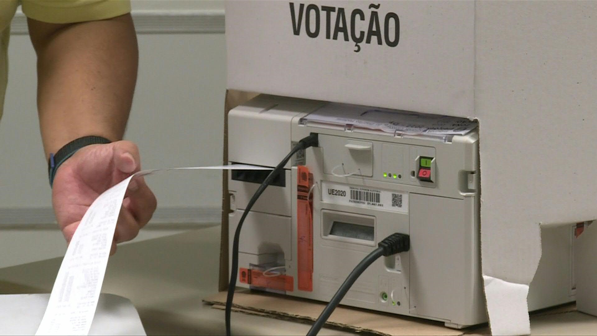 Una máquina de votación en la primera rueda electoral (AFP)