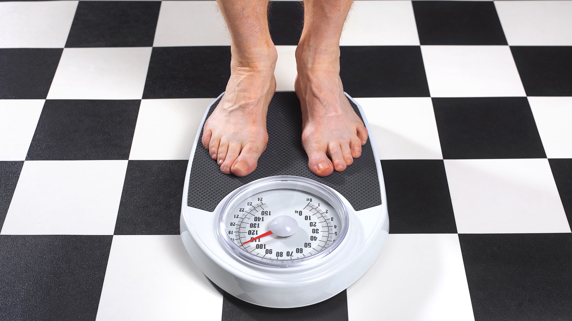 El tercer síntoma que detectaron en las poblaciones jóvenes con Long COVID fue el sobrepeso / (Getty Images)