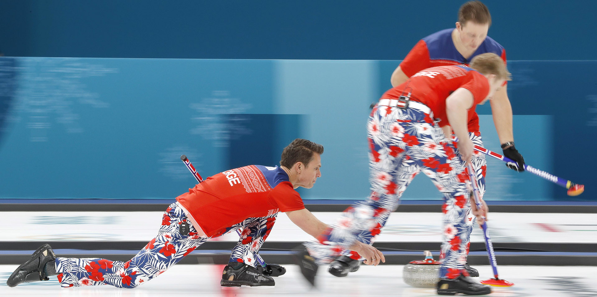 Los pantalones noruegos se apagan mientras el curling despierta la curiosidad de los chinos