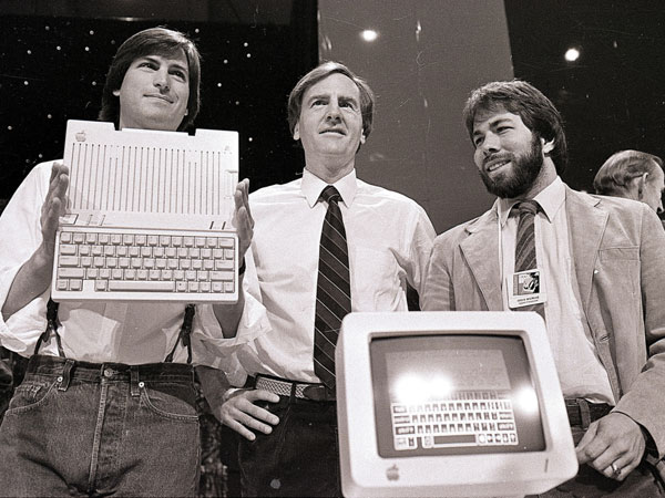 Después de la Apple I llegó la segunda versión, Apple II y con ella el despegue de la compañía, que para 1980 ya era una marca reconocida y exitosa. Jobs y Wozniak se convirtieron en millonarios en un solo año (AP)