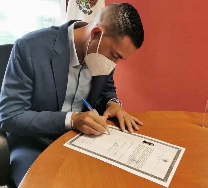 Rogelio Funes Mori ya es mexicano y así firmó su carta de naturalización (Foto: Instagram/@rogeliofm9)