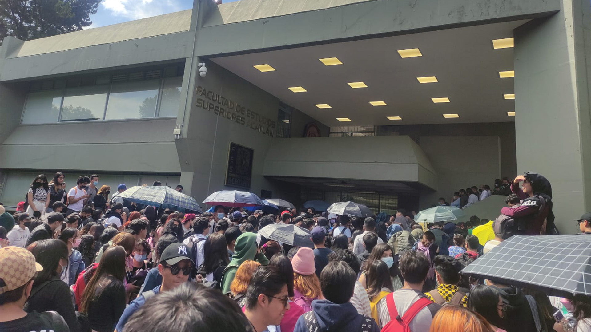 FES Acatlán - UNAM went on strike for 72 hours because the authorities did not carry out the necessary supervision of the facilities after the earthquake of September 19 Photo: Courtesy