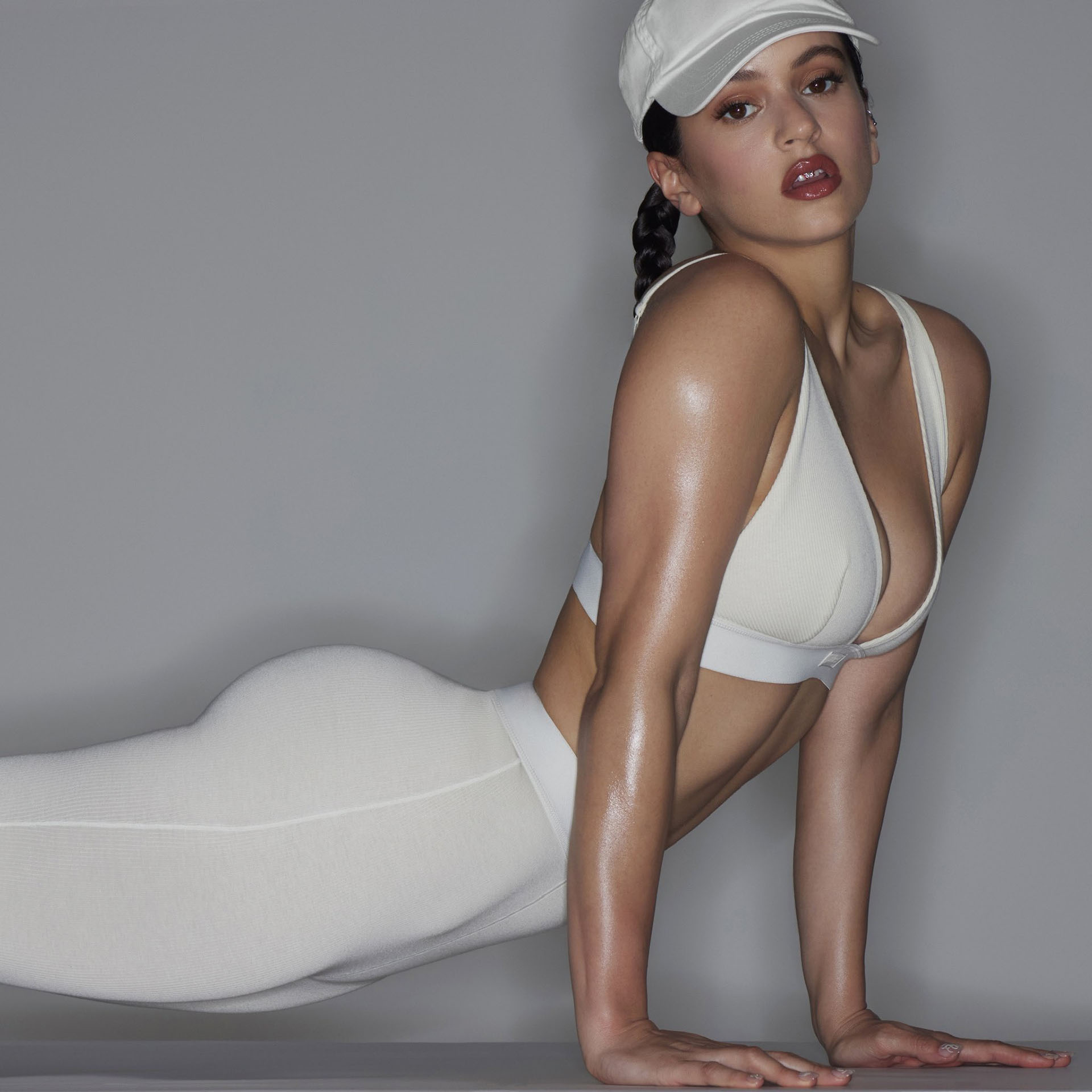 Rosalía protagoniza la nueva campaña de Skims, la marca de lencería perteneciente a Kim Kardashian (@KimKardashian)