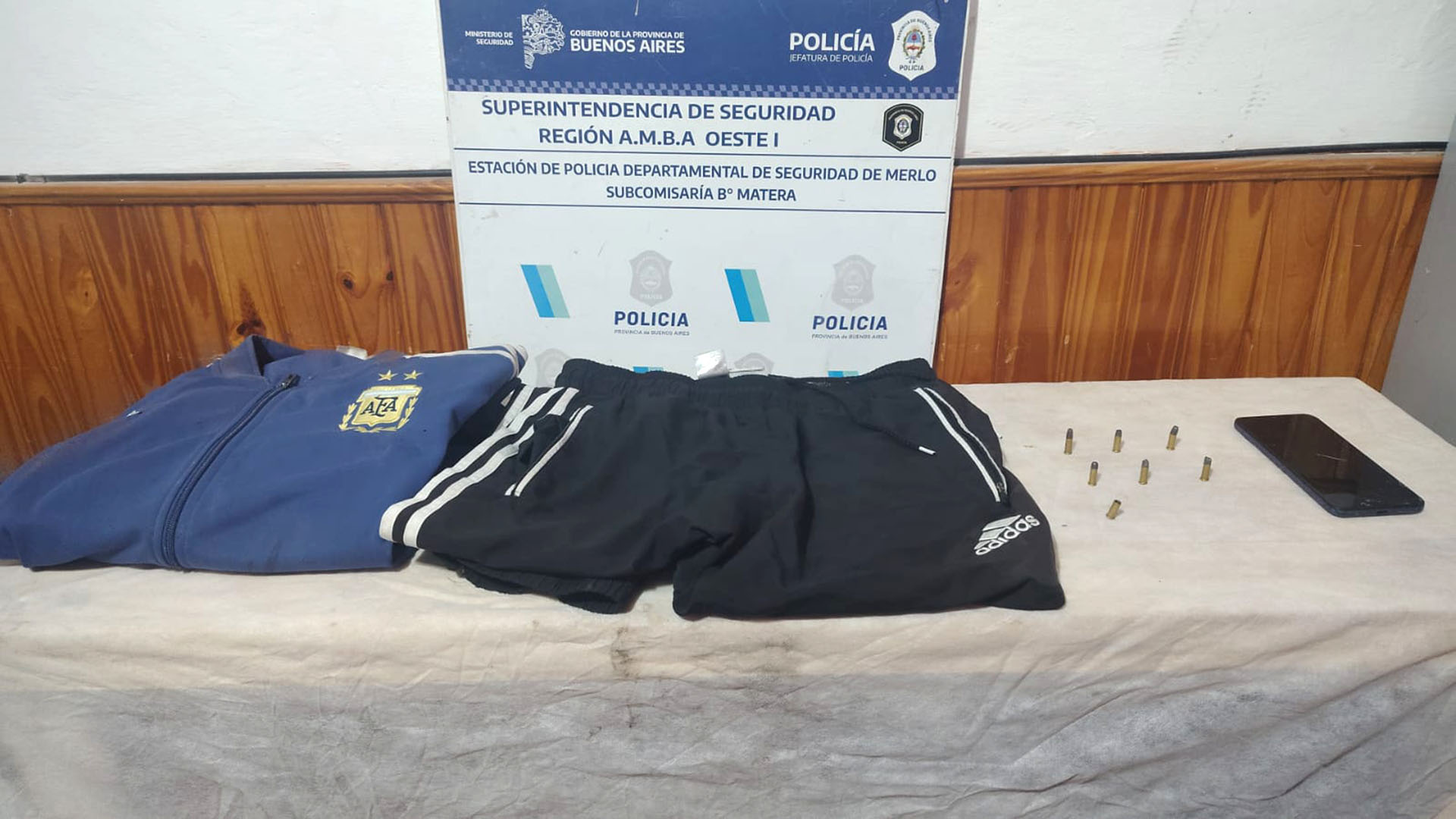 El Grammy a la mejor tapa de álbum regresa tras 50 años: Bad Bunny, Wet Leg y los nuevos universos visuales de la música pop 