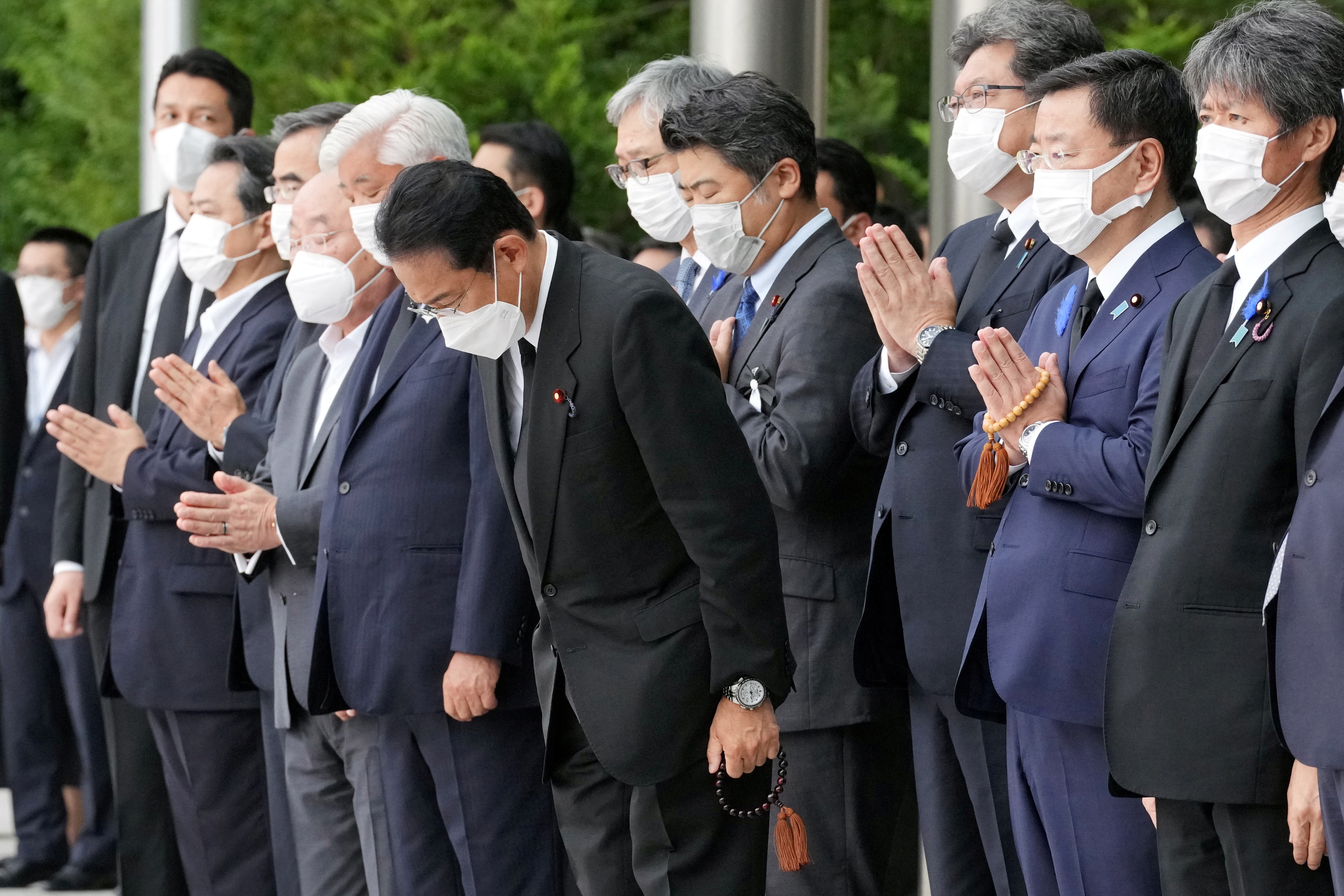 El primer ministro de Japón, Fumio Kishida y demás oficiales en el funeral de Shinzo Abe