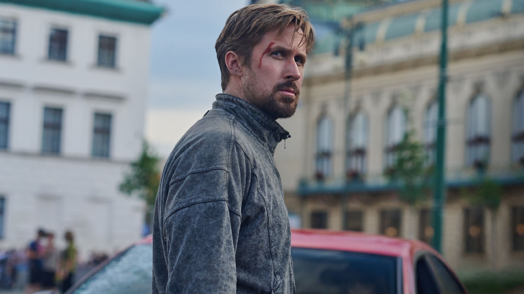 Ryan Gosling stars "the gray man", a new action tape that came to streaming.  (Netflix)