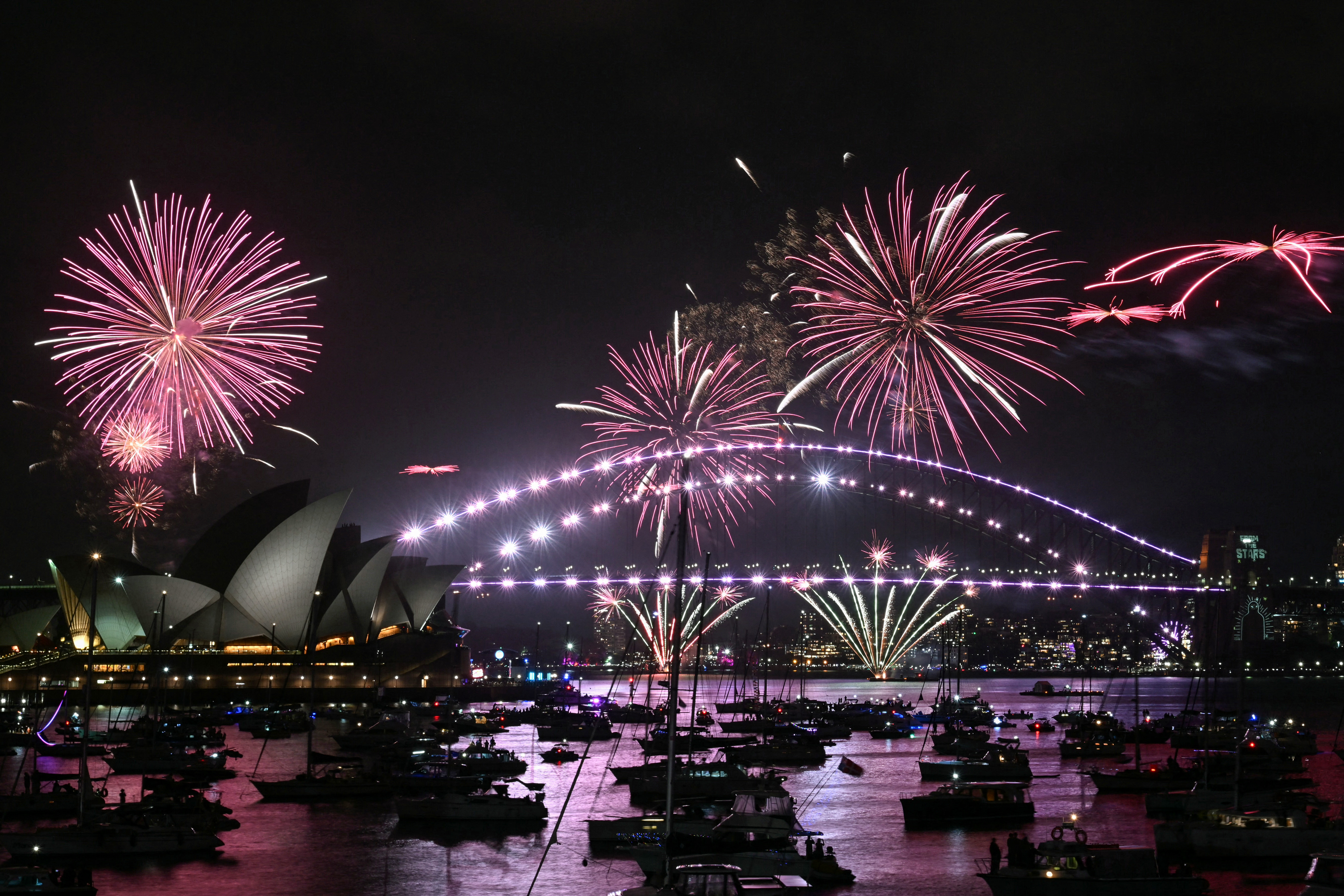 Año Nuevo en el mundo EN VIVO: Sidney recibió 2026 y homenajeó a las víctimas de Bondi