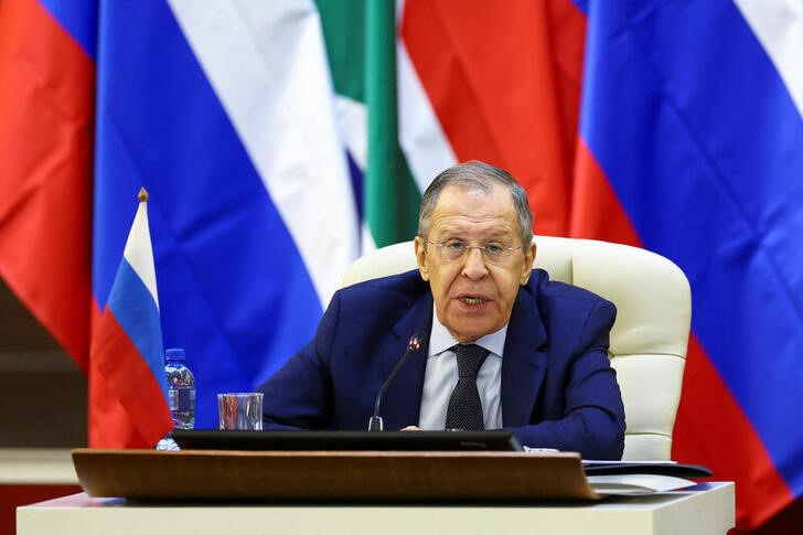 El jefe de la diplomacia rusa, Serguéi Lavrov, atacó a la presidenta de la Comisión Europea al acusarla de querer aniquilar a su país. 