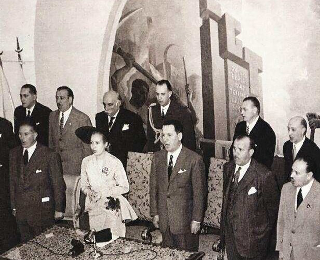 Juan Domingo Perón y Eva Perón, en el salón Felipe Vallese de la CGT