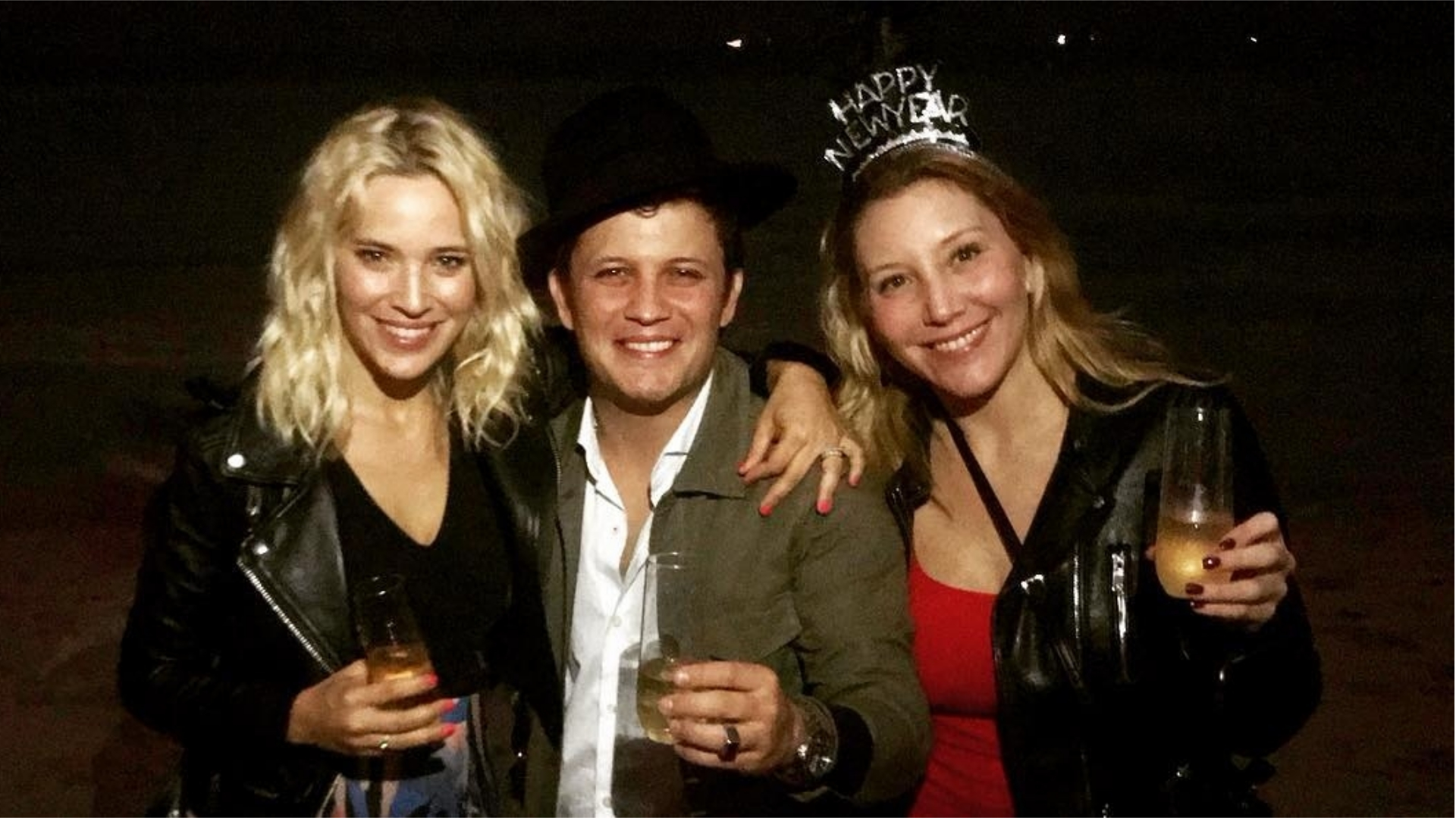 Los hermanos sean unidos: Luisana, Darío y Daniela en una fiesta de Año Nuevo (Foto: Instagram)