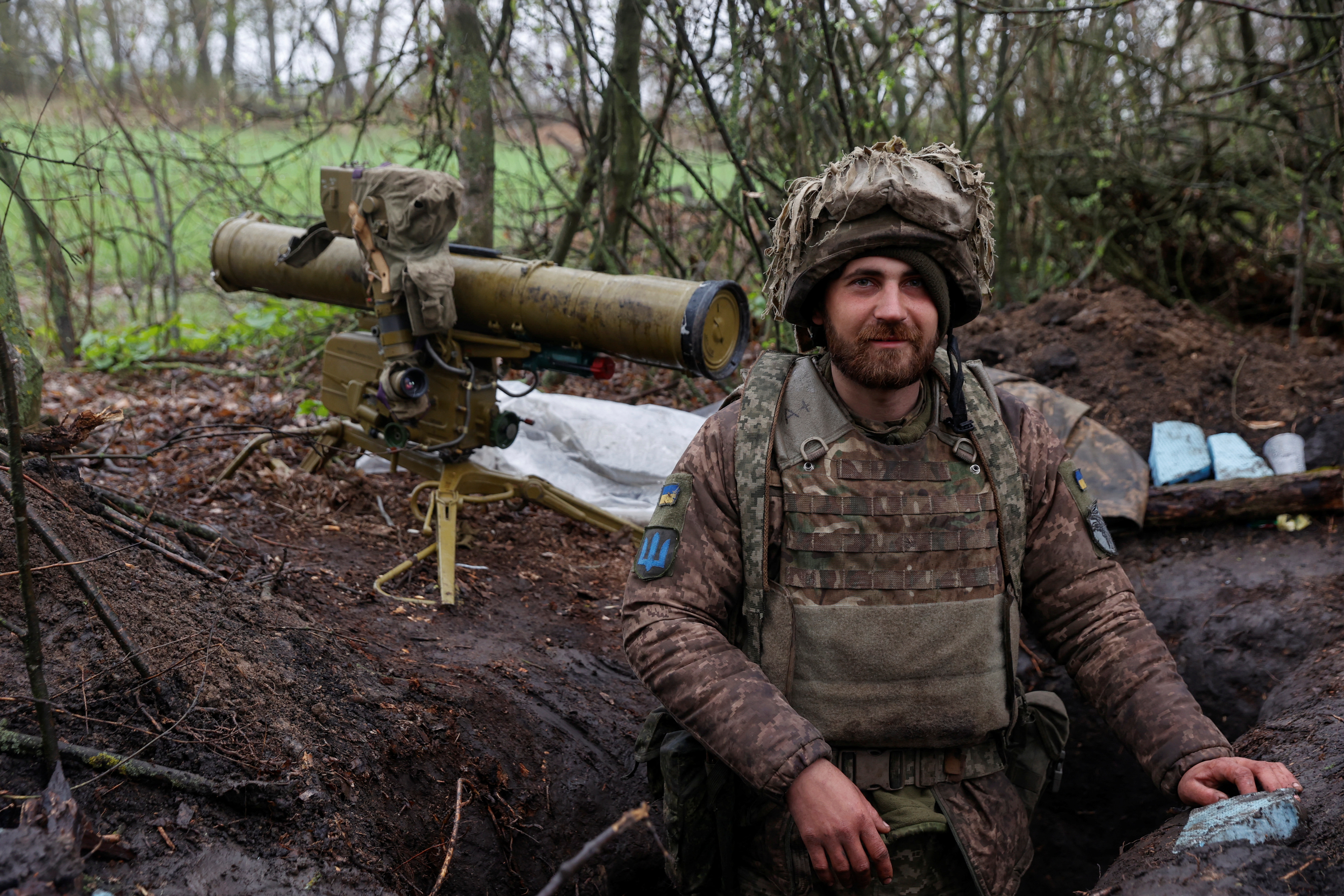 Seorang tentara Ukraina di wilayah Kharkiv (Reuters / Serhiy Nozhenko).