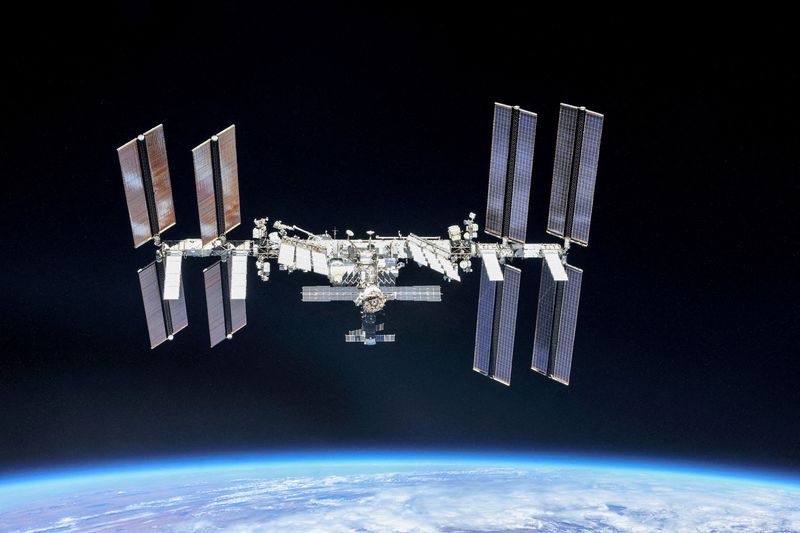 File immagine della Stazione Spaziale Internazionale (ISS).  NASA / Roscosmos / Bollettino via Reuters / File