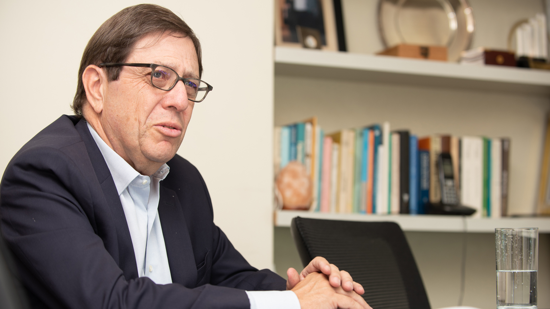"Es muy probable que haya un efecto residual del covid-19 en 2021, aunque seguramente no será tan fuerte y el Gobierno no va a estar en condiciones de implementar una cuarentena tan larga como la de este año, con lo cual el efecto sobre la actividad económica y las cuentas fiscales debería ser mucho más chico que este año"