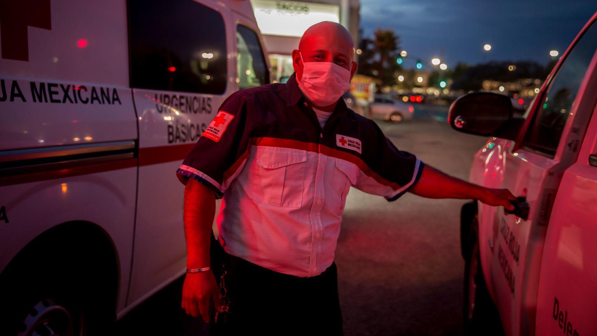 Al ser los primeros respondientes en llamadas de emergencia por cuestiones de salud, el personal médico de la Cruz Roja se encuentra en la primera línea de batalla durante la actual pandemia del COVID-19 (Foto: Cuartoscuro/Omar Martínez)