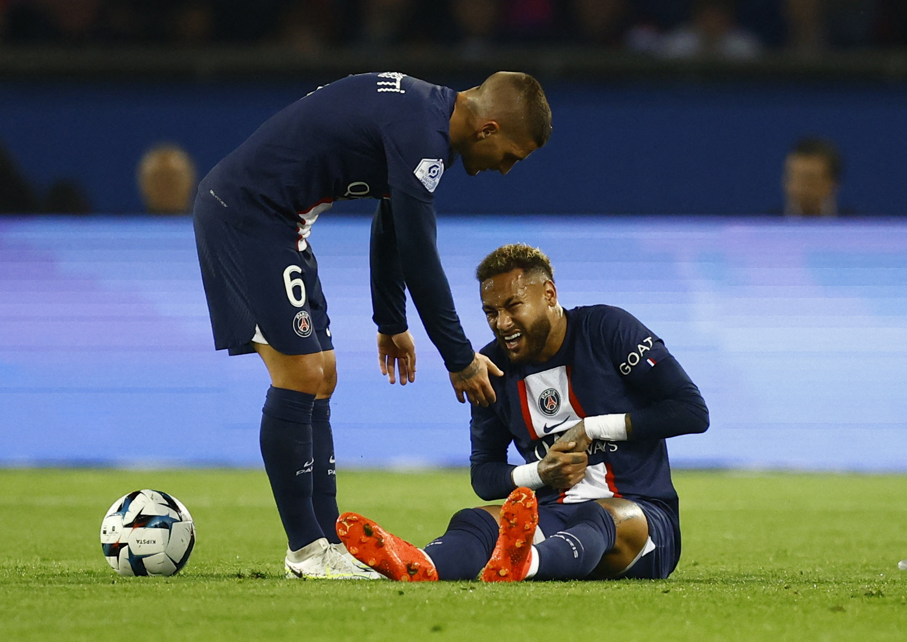 Los Ultras cargaron contra Neymar y Verratti tras la eliminación del PSG en Champions (Reuters)