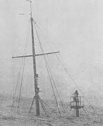 El buque se hundió en quince minutos. Solo sobresalía de las aguas su mástil.