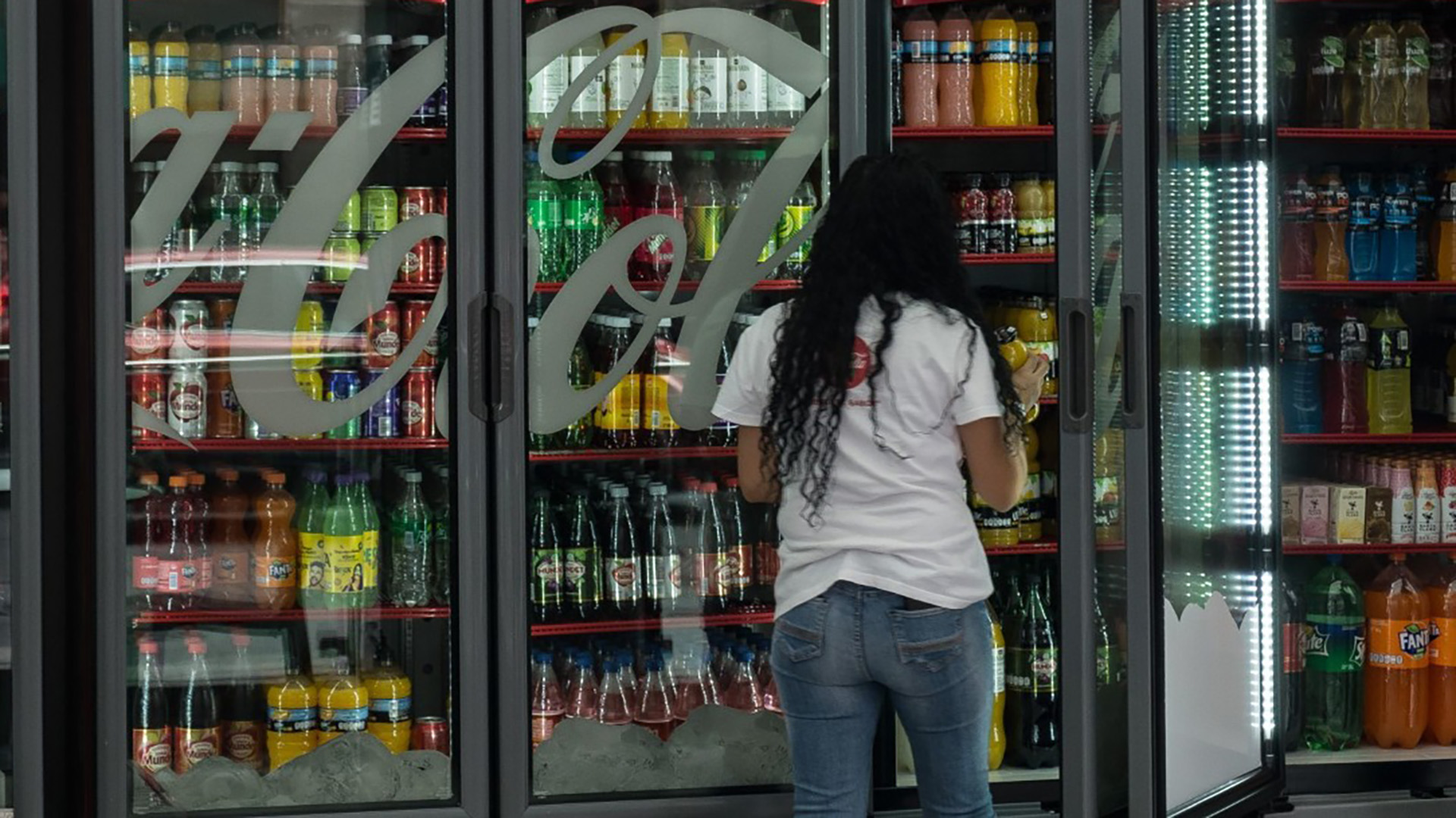 El elevado consumo de refrescos genera problemáticas de salud que impactan a nivel nacional