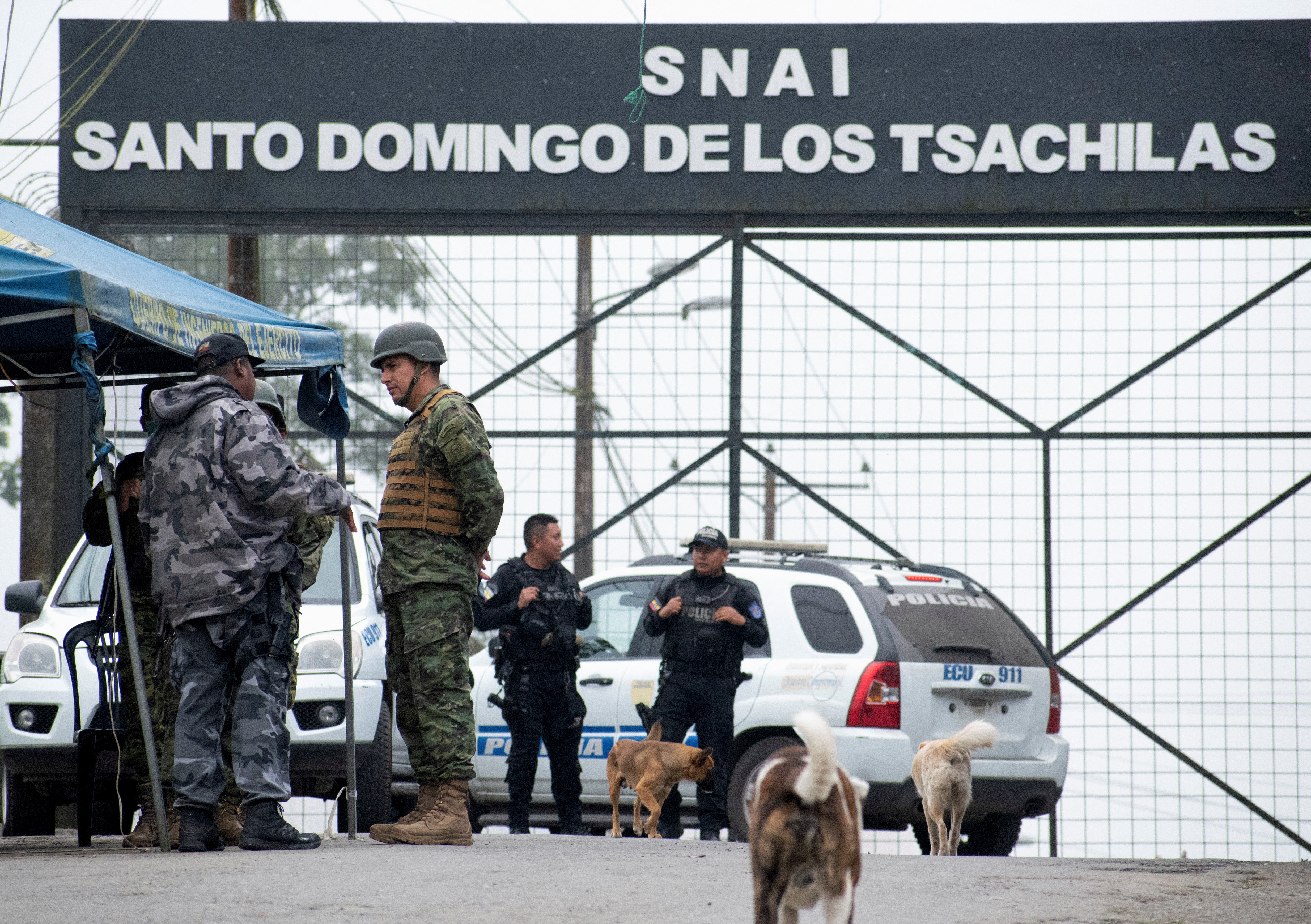 44 presos murieron en la masacre de mayo en la cárcel de Santo Domingo, a 152 kilómetros de Quito. (REUTERS/Tito Correa)