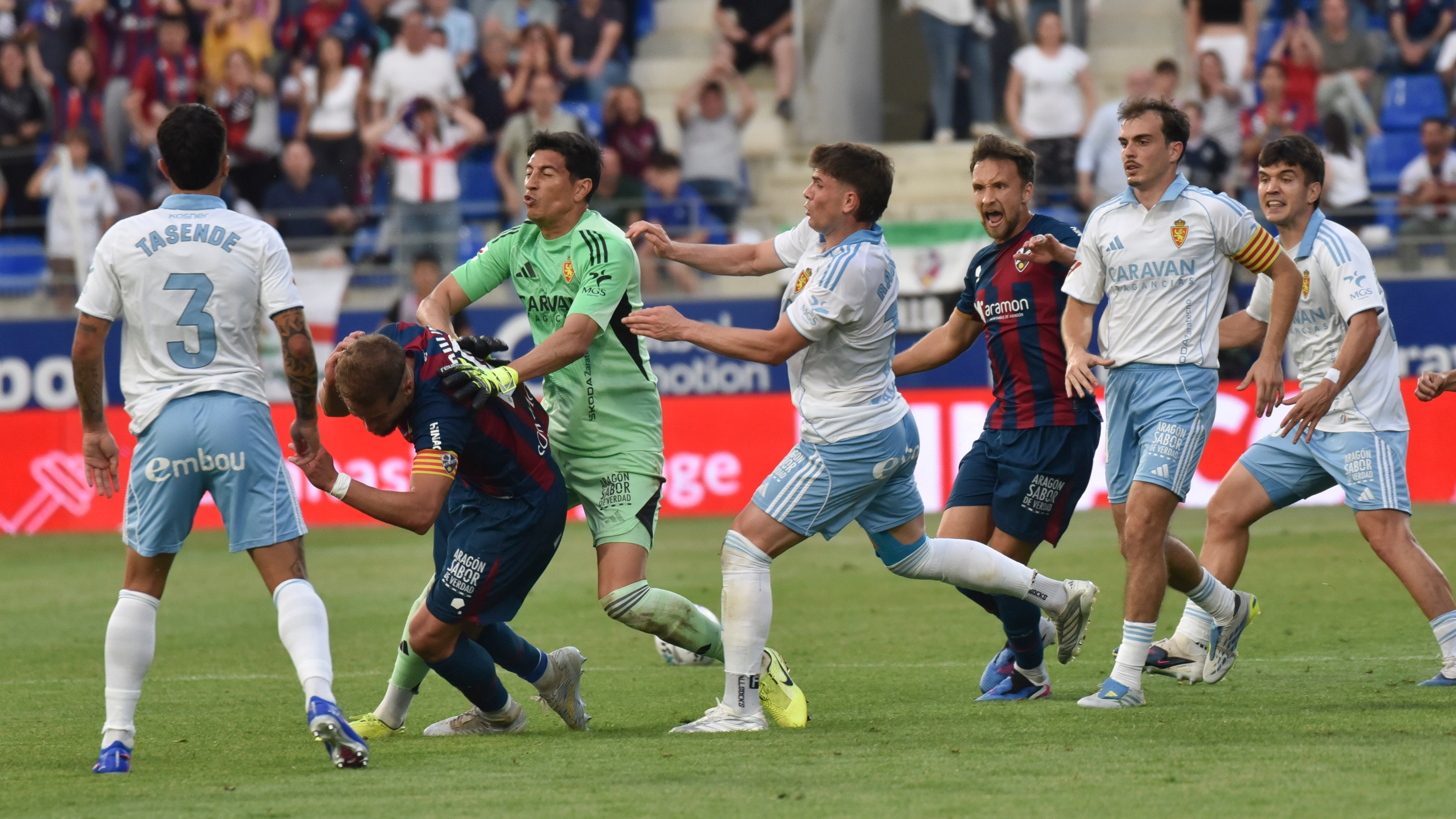 Los dos atenuantes que podr&iacute;an salvar a Esteban Andrada de una severa sanci&oacute;n tras darle una trompada a un rival