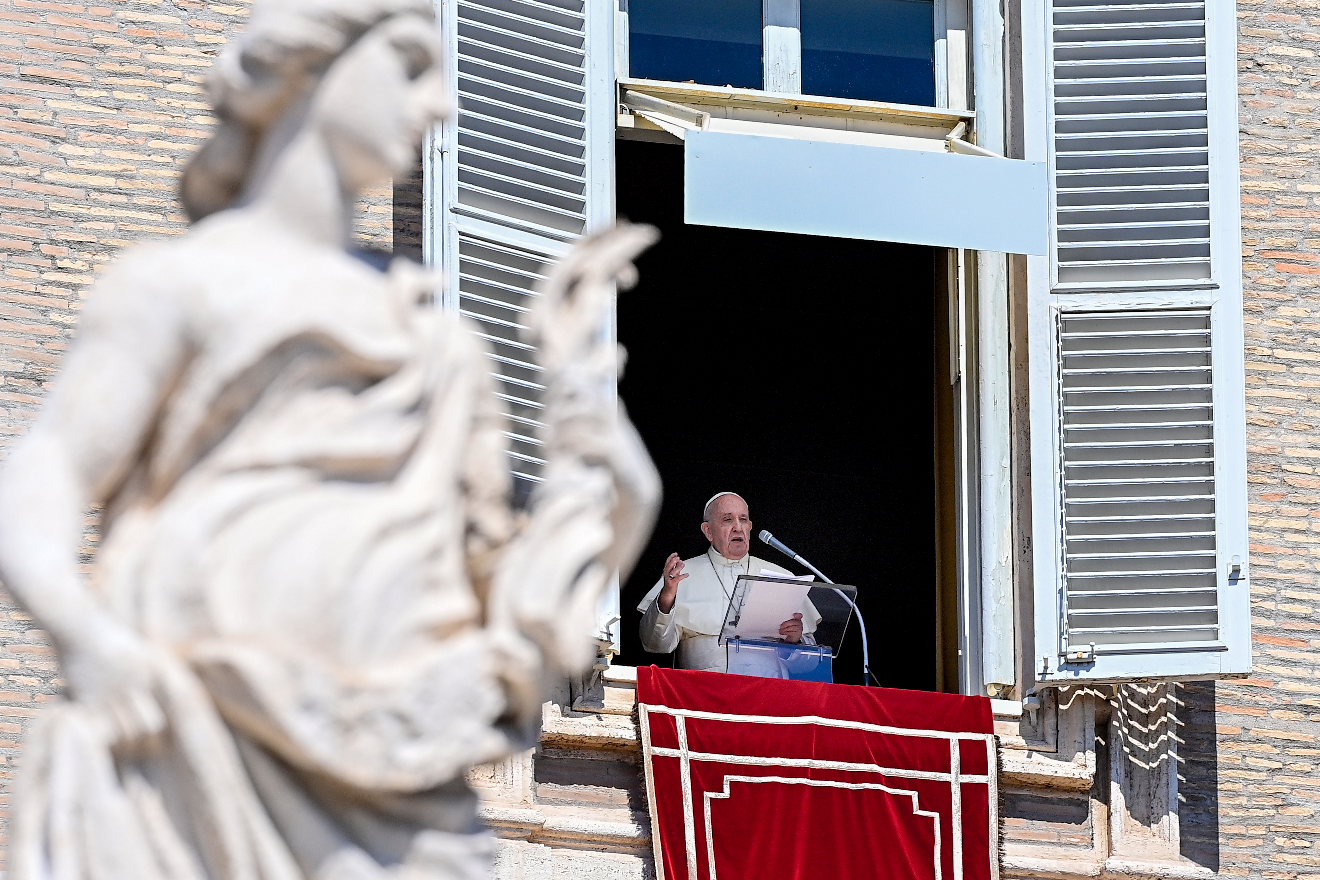 El papa Francisco: “El chisme es una peste más fea que el coronavirus” -  Infobae