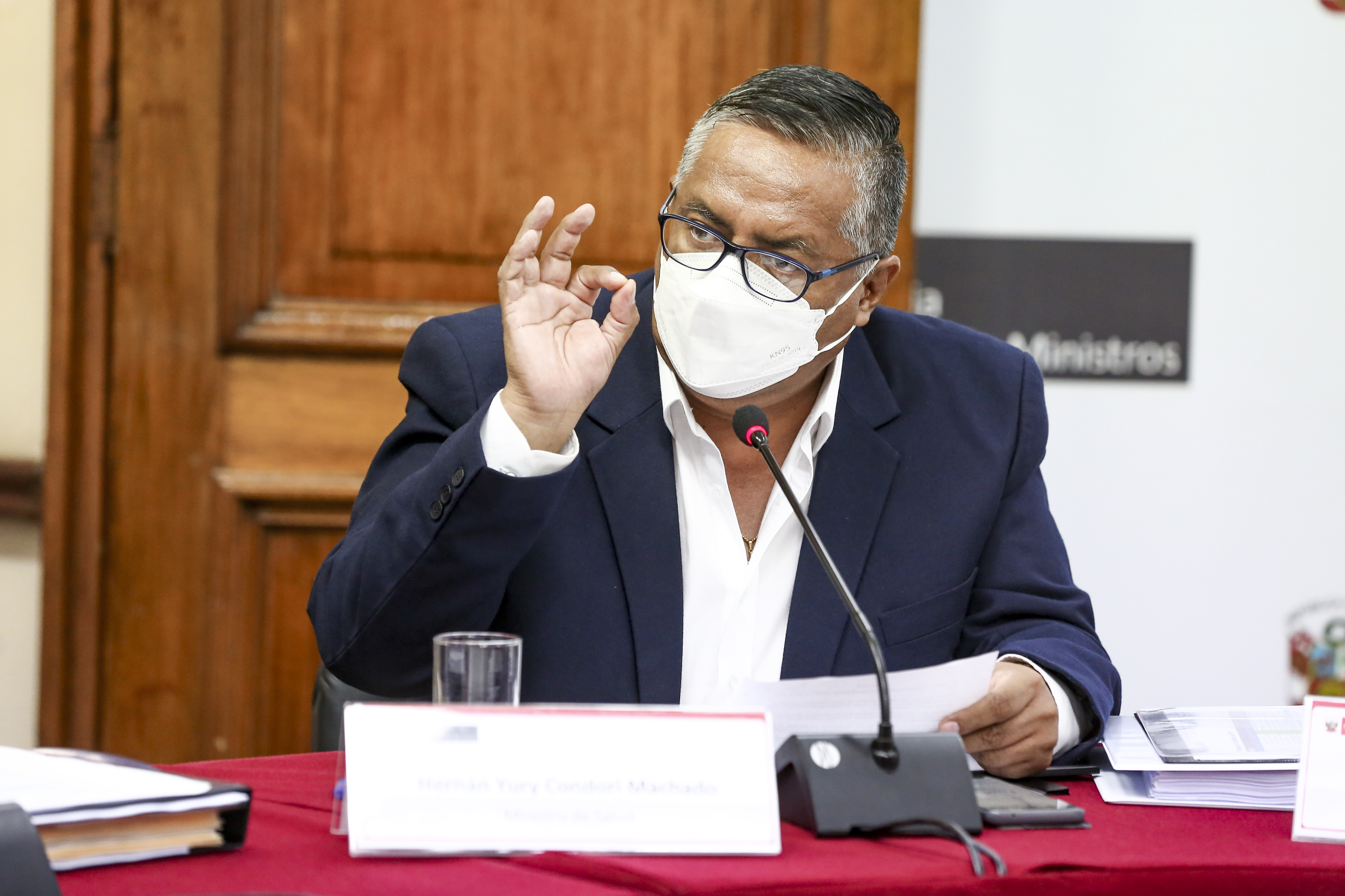 Hernán Condori confirma vencimiento de 8 mil 580 dosis de vacunas AstraZeneca