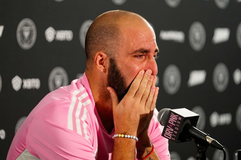 Gonzalo Higuaín's tears at the press conference announcing his retirement (Credit: Rich Storry-USA TODAY Sports)