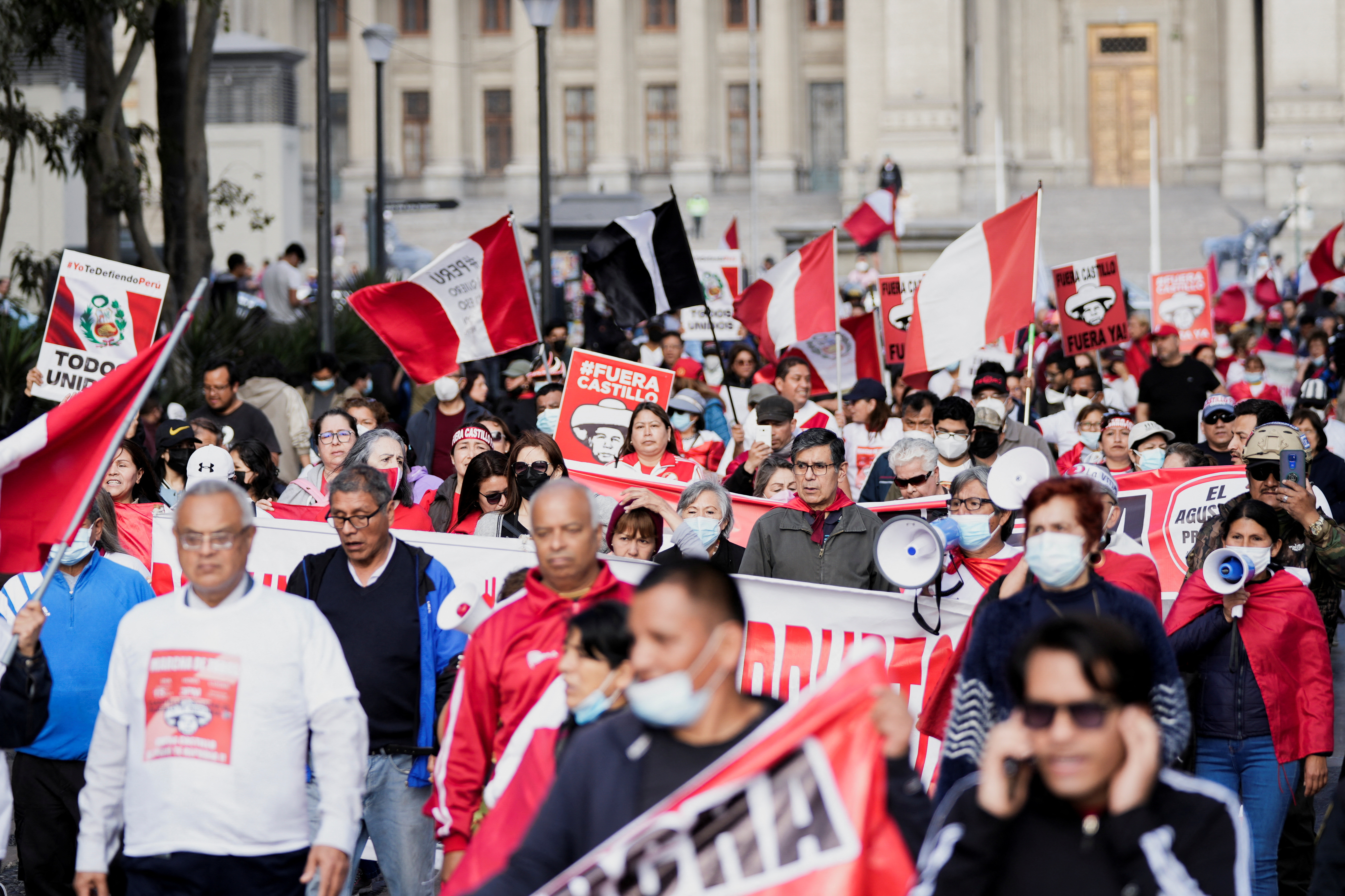 Foto de archivo de una protesta contra Pedro Castillo en Perú (REUTERS)