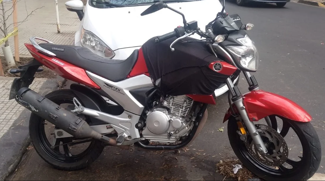 Detuvieron a dos motochorros en Almagro mientras robaban autos: uno es menor de edad y otro extranjero
