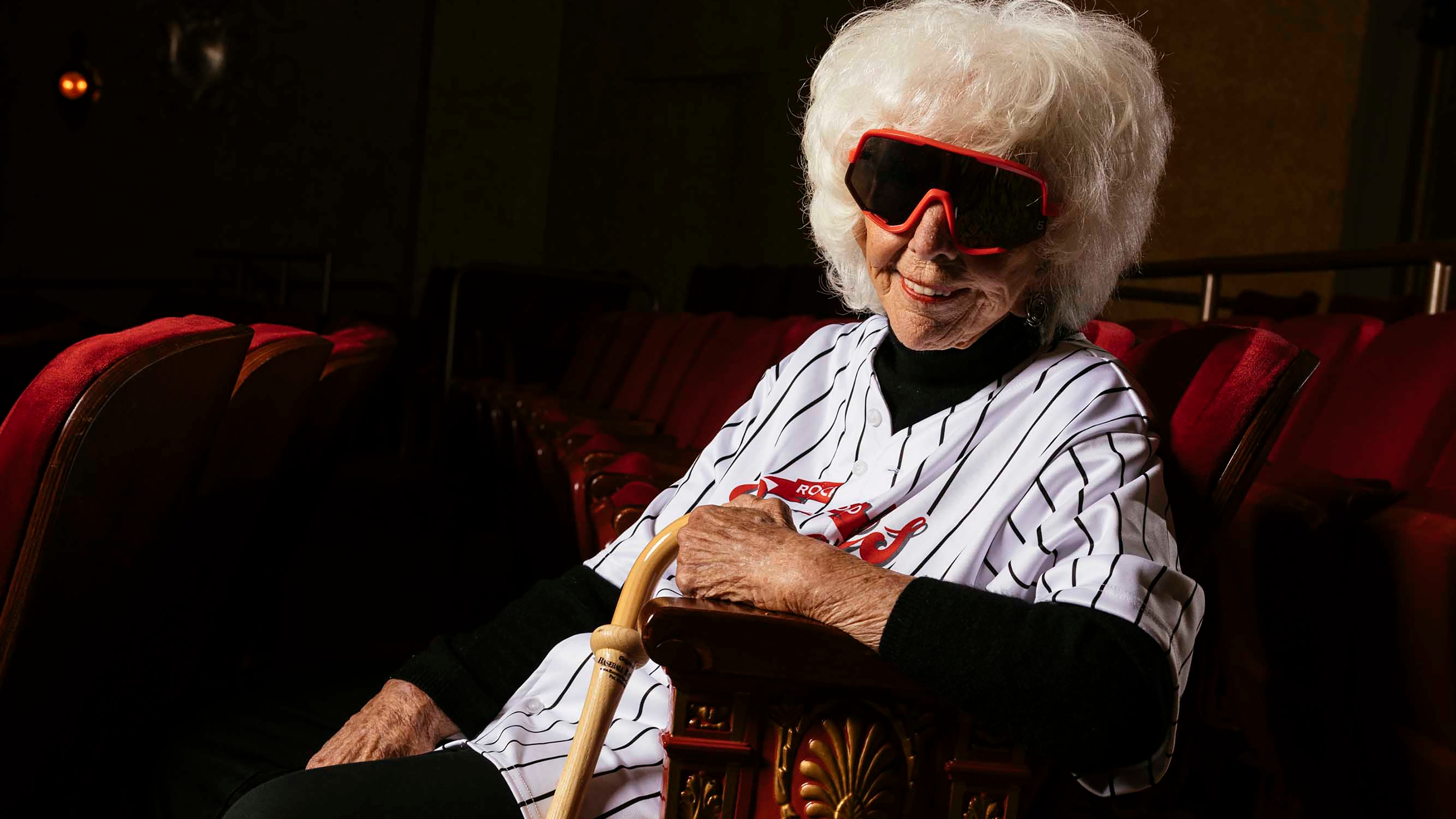Ella inspiró “Un equipo muy especial”. A los 95 años, acaba de salir del clóset