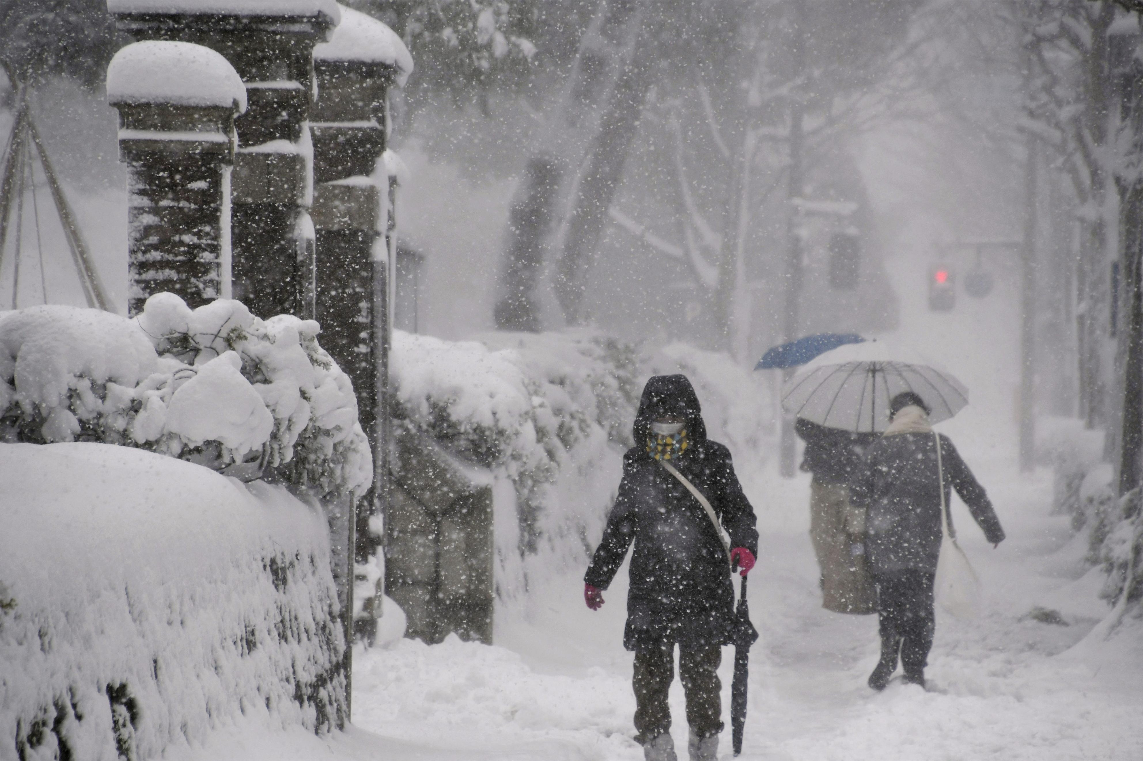 17 muertos y más de 90 heridos es el saldo de las fuertes nevadas que golpean  Japón