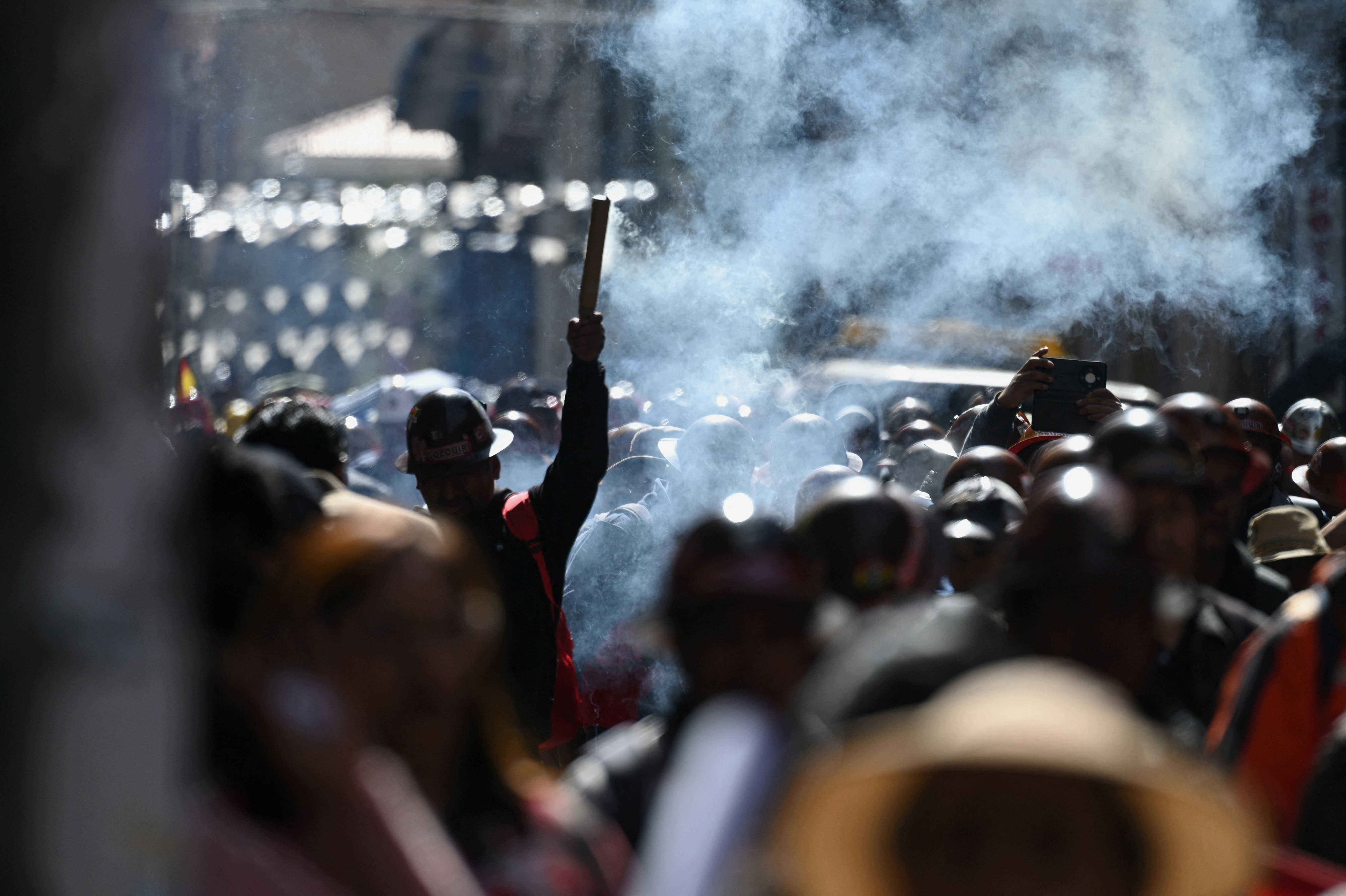 El gobierno de Bolivia denunci&oacute; la presencia de grupos armados en las protestas contra Rodrigo Paz