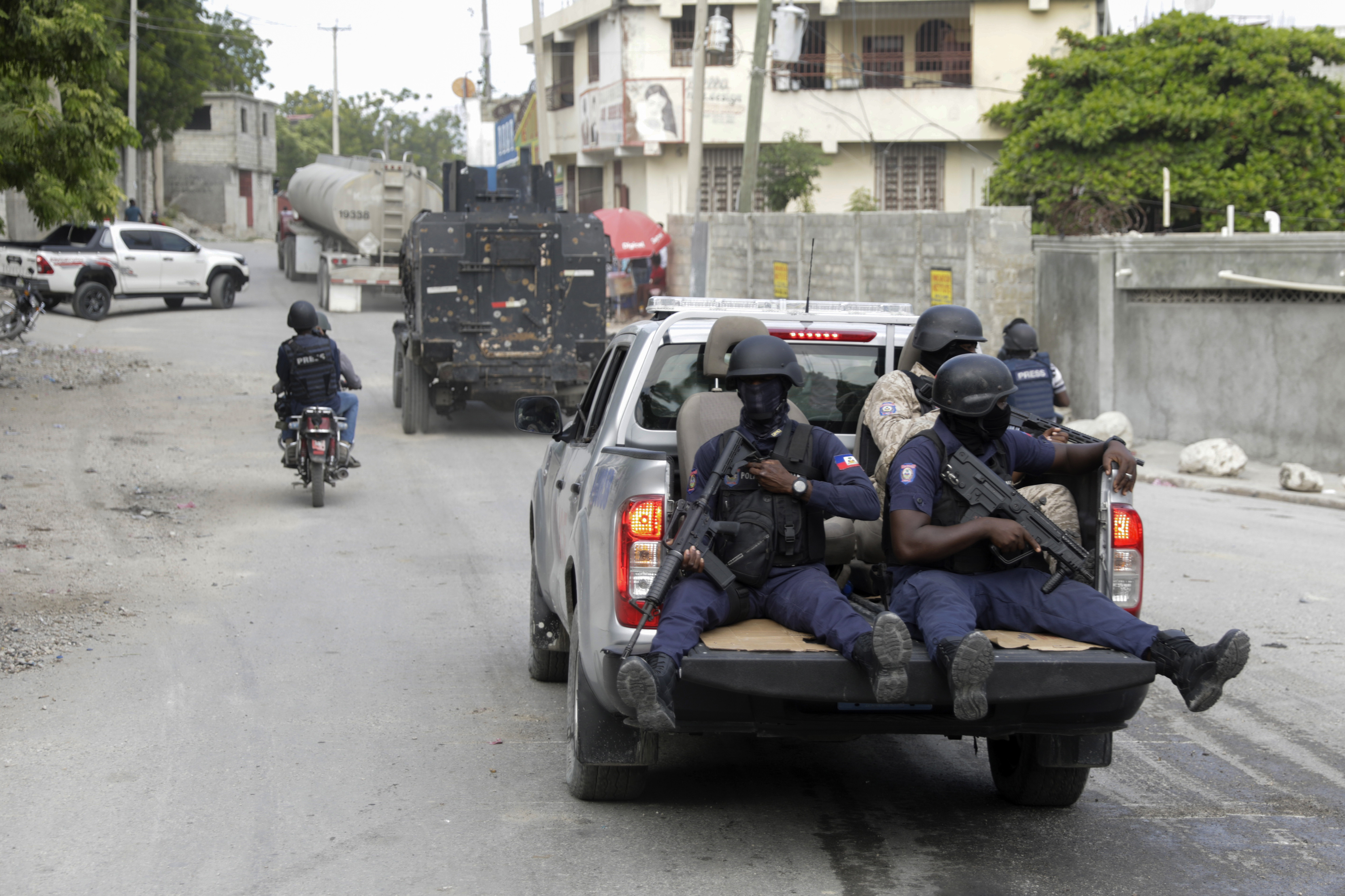 “Canadá continúa luchando contra la corrupción en Haití al imponer más sanciones contra las élites que apoyan a las bandas criminales que aterrorizan al país”, destacó Mélanie Joly. (AP)