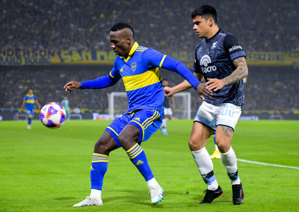 Luis Advíncula suma 18 encuentros con Boca Juniors durante 2023. (Marcelo Endelli/Getty Images)