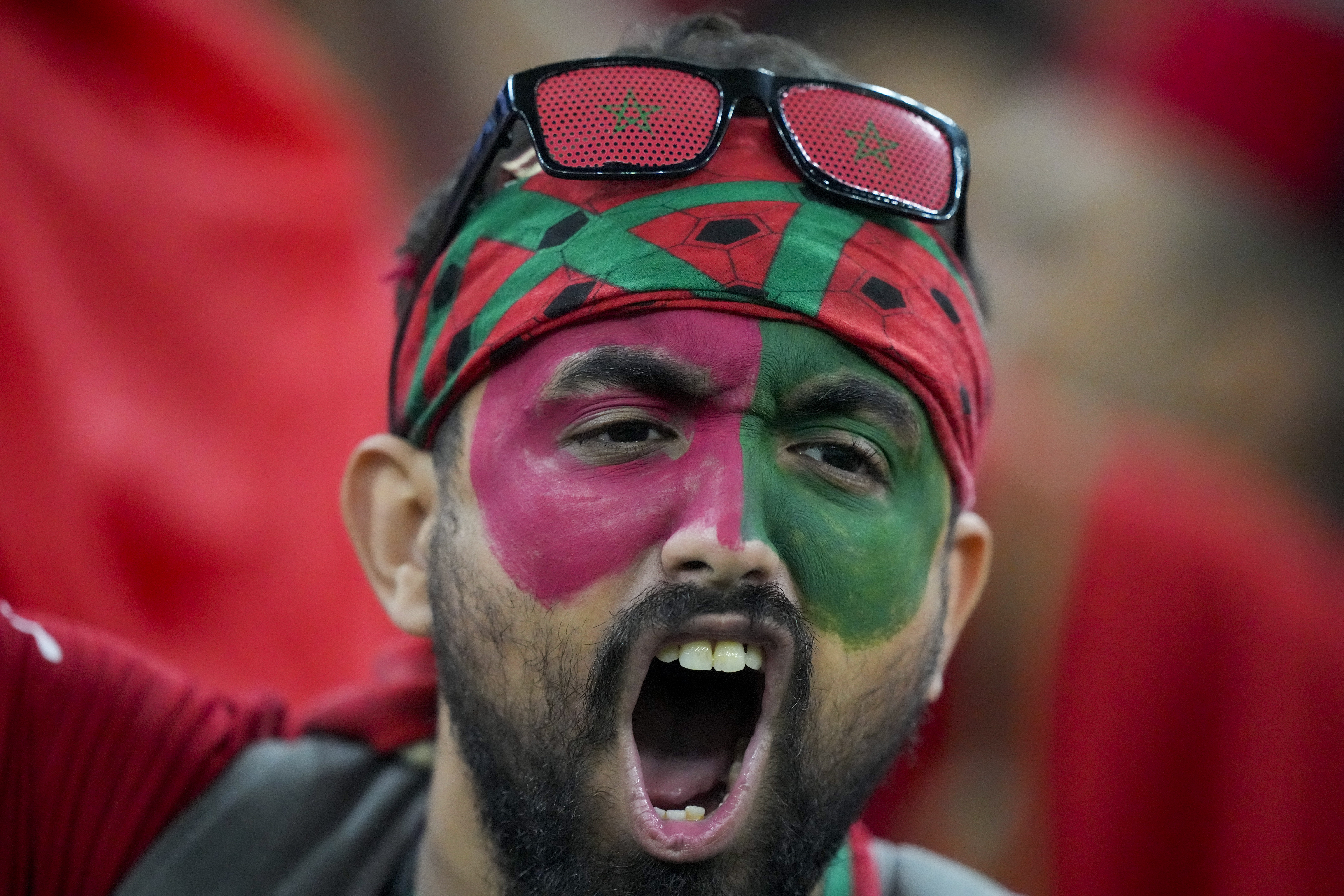 Los hinchas se preparan para alentar a Marruecos que jugará contra España este martes 6 de diciembre.