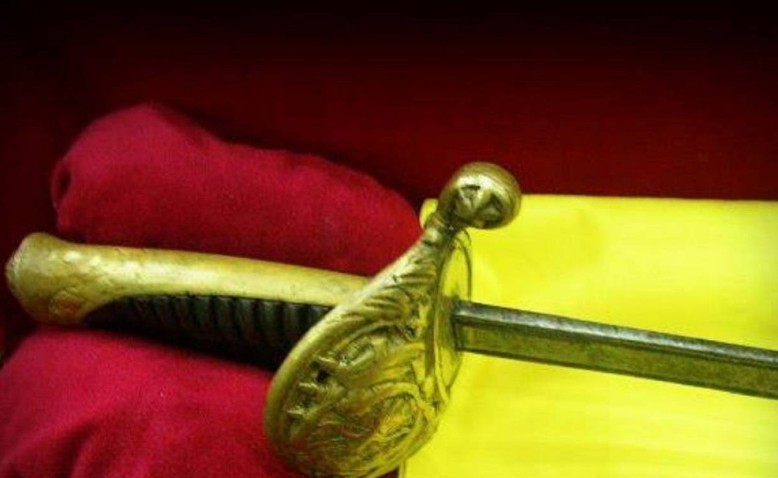 La historia del robo de la espada de Bolívar, que se convirtió en protagonista de la posesión de Gustavo Petro como presidente