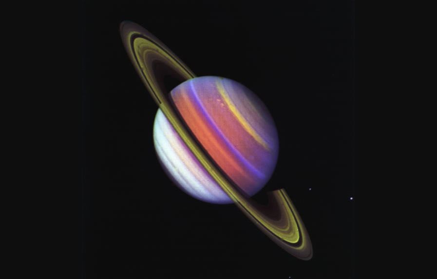 Una luna desconocida de Saturno se desintegró para formar los asombrosos e inmensos anillos del planeta 