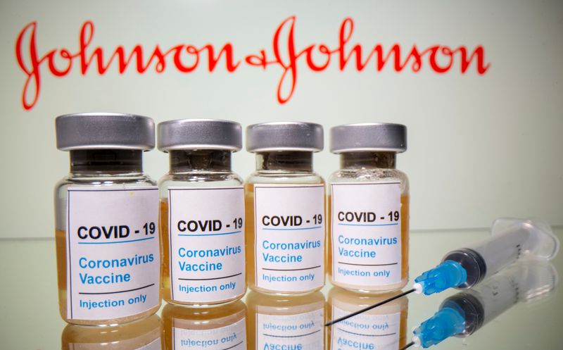 La vacuna que está desarrollando Johnson & Johnson, requieren solo una inyección, lo que proporcionaría una ventaja logística sobre las vacunas de dos inyecciones (REUTERS)