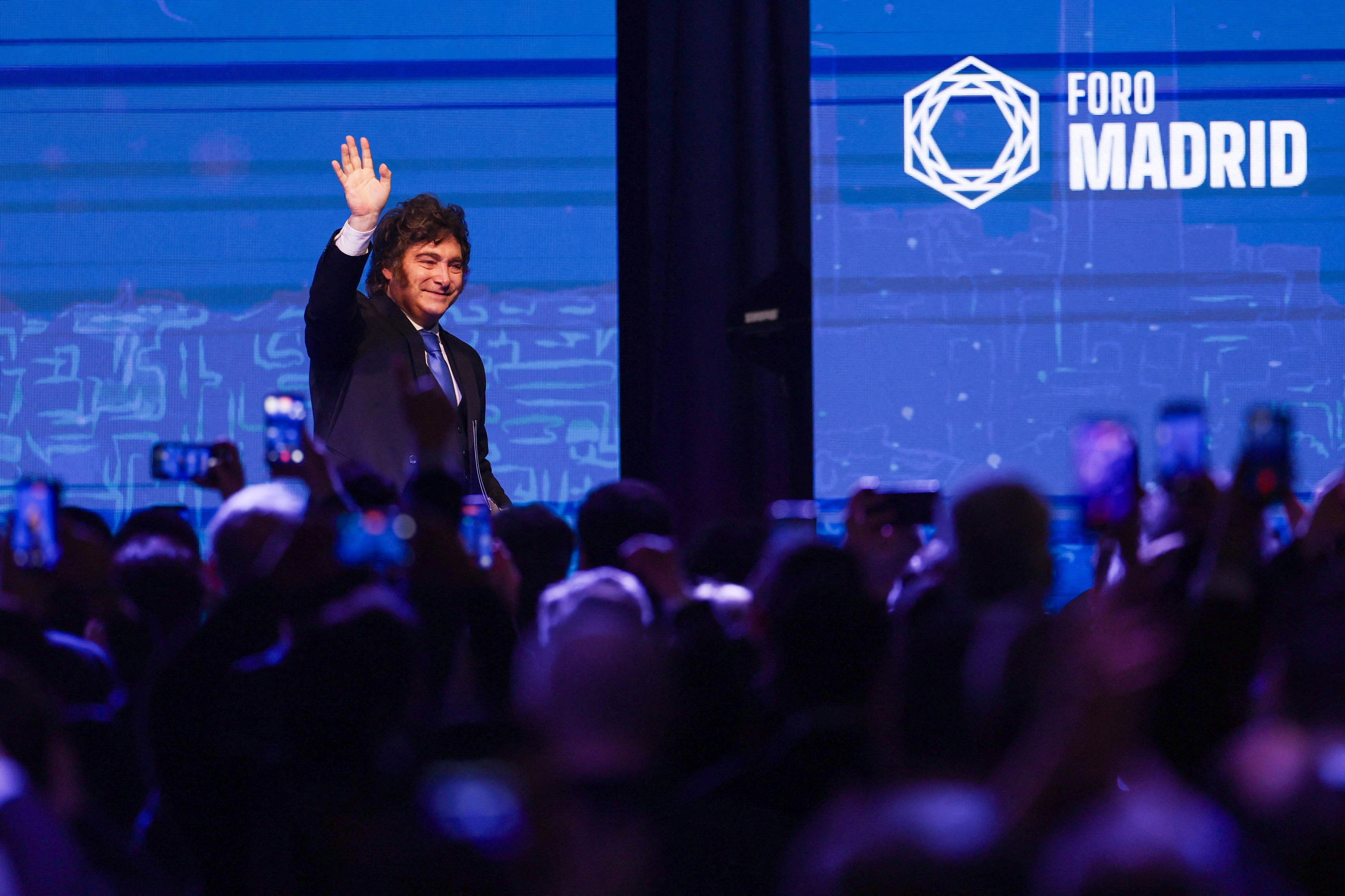 El Gobierno capitaliza el efecto Malvinas y se prepara para negociar los votos de la reforma electoral