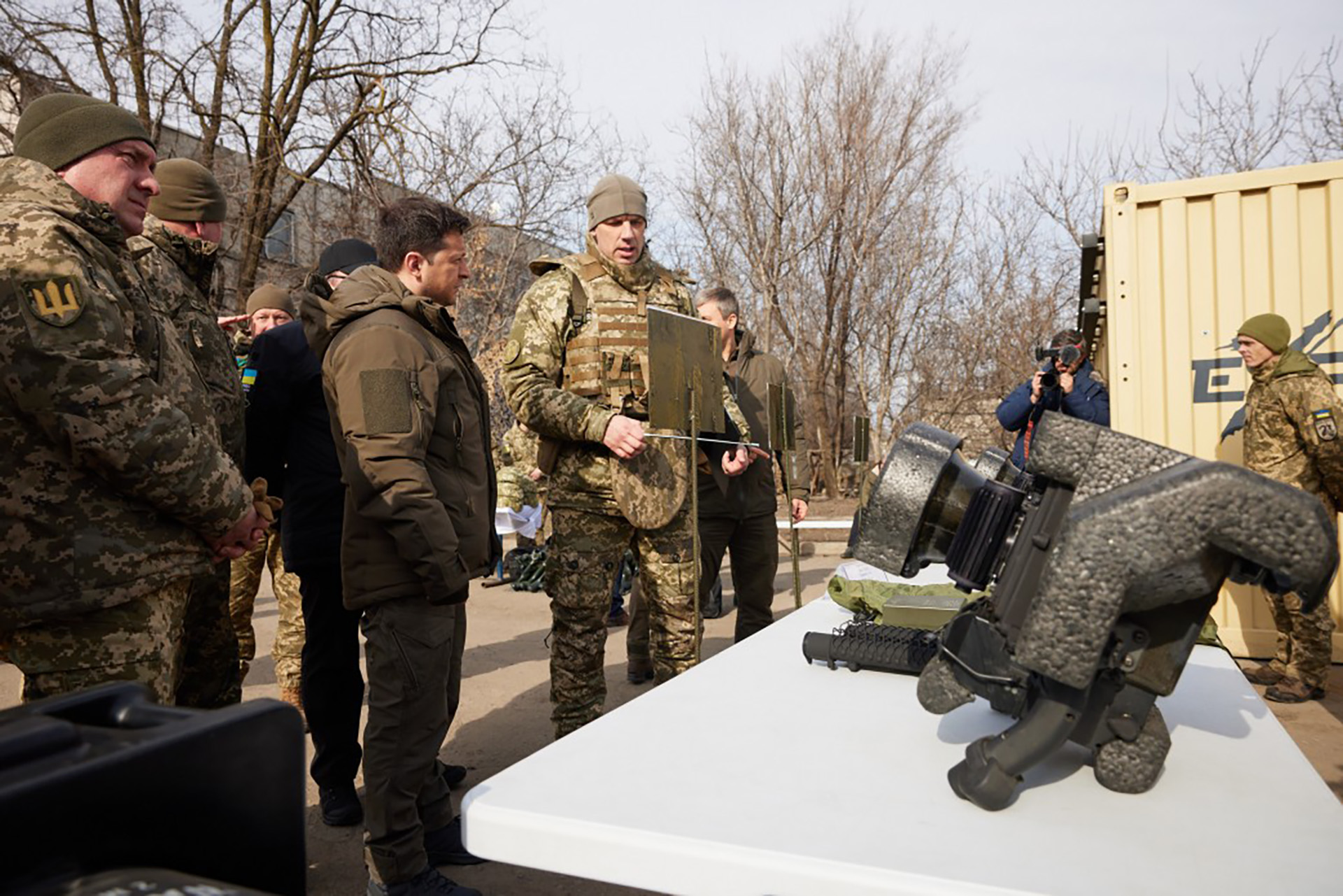 El presidente ucraniano Volodimir Zelenski visitó las tropas ucranianos apostadas en el este del país (president.gov.ua)