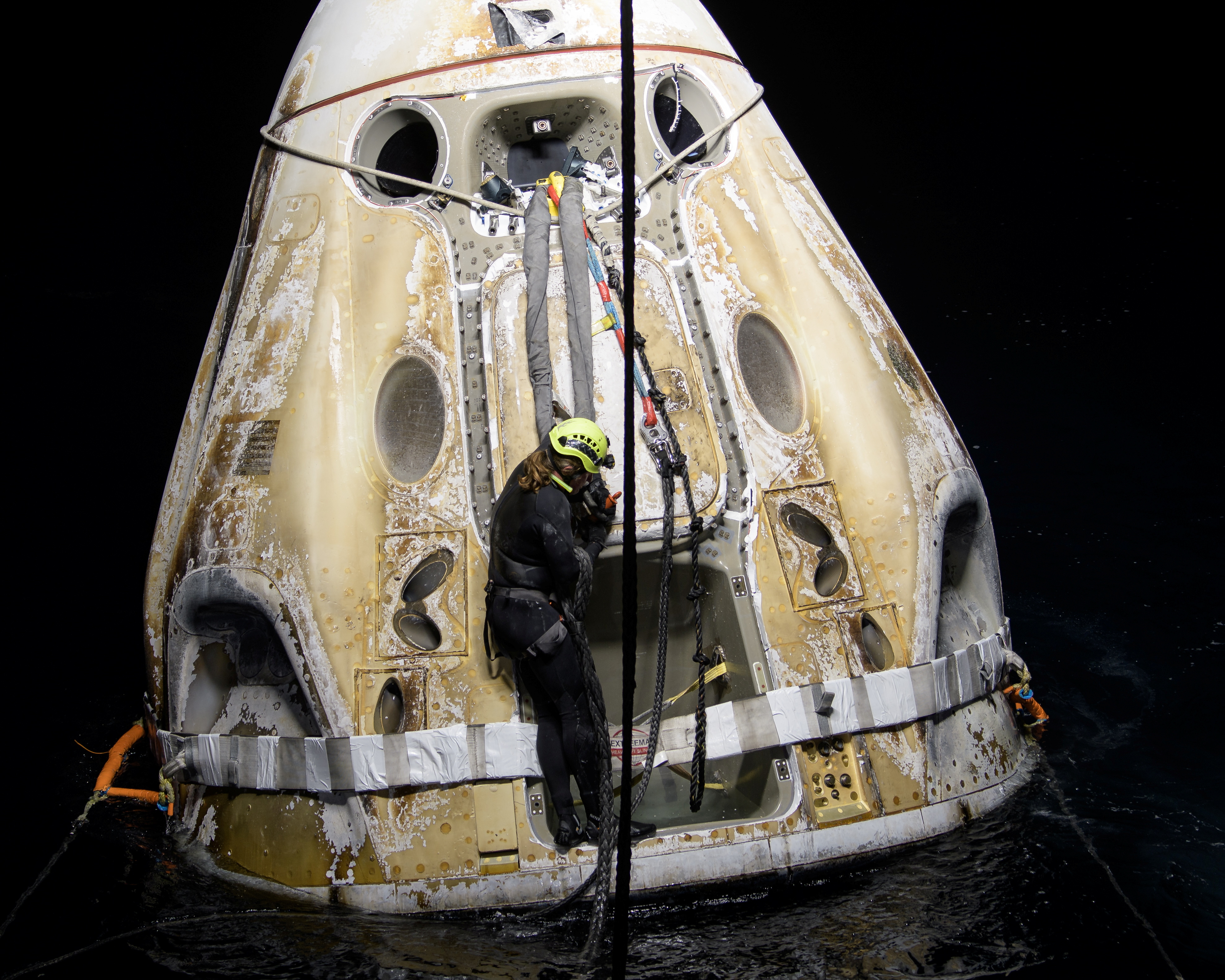 En abril, cuatro astronautas que se dirigían a la EEI en una de las cápsulas Crew Dragon de SpaceX fueron advertidos de una posible colisión con basura espacial (NASA/Bill Ingalls/Handout via REUTERS)