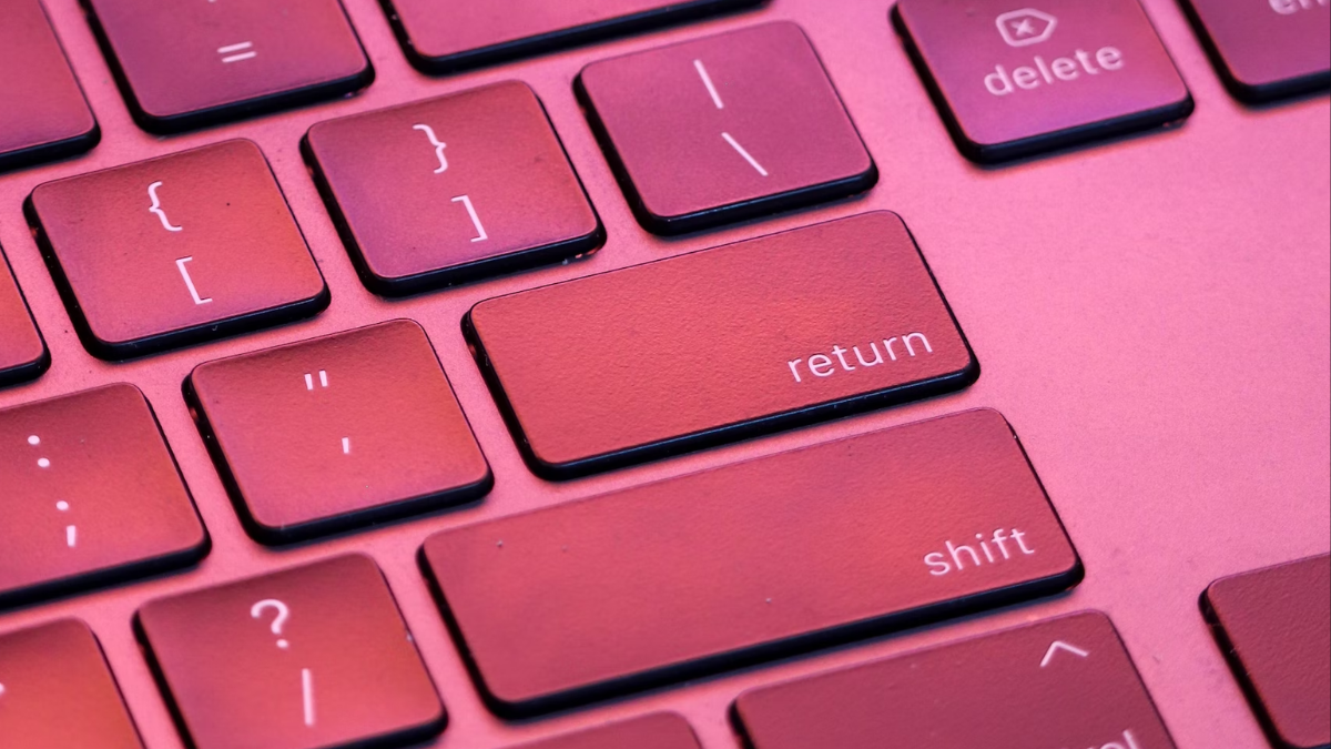 Los teclados tienen dos teclas similares, pero que cuentan con funciones diferentes: Return y Enter.