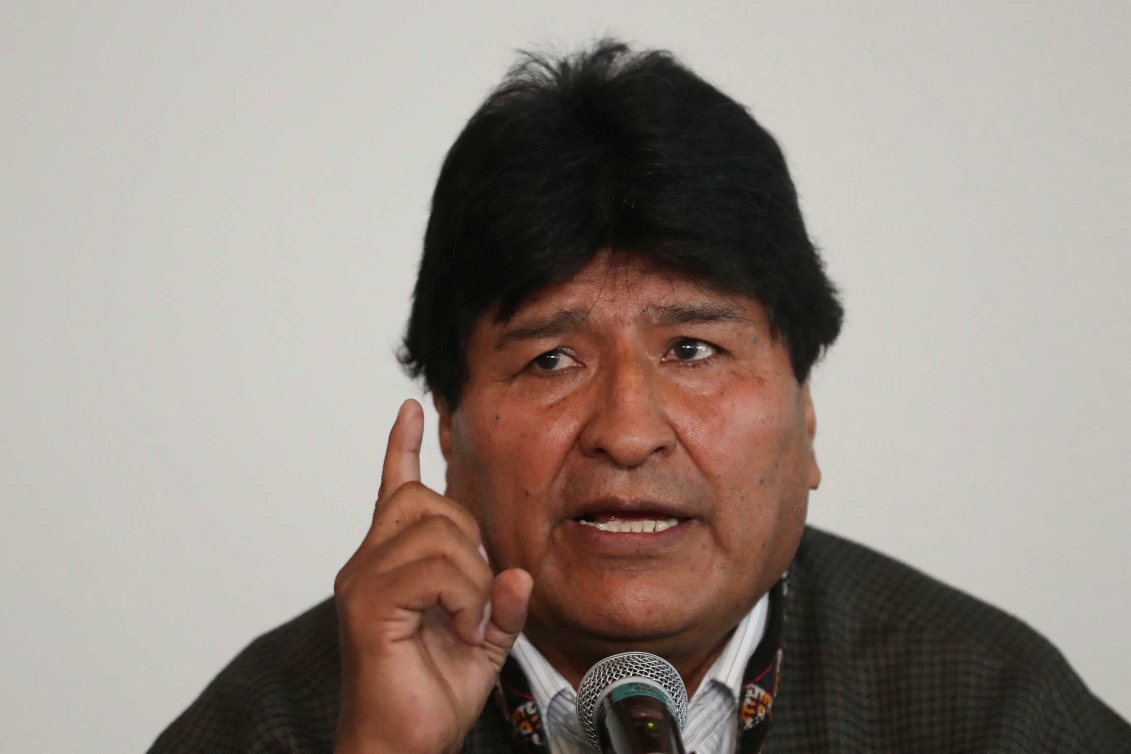 Diputada boliviana denuncia injerencia de Evo Morales en Perú: armamento sería trasladado en balsas de totora por el lago Titicaca