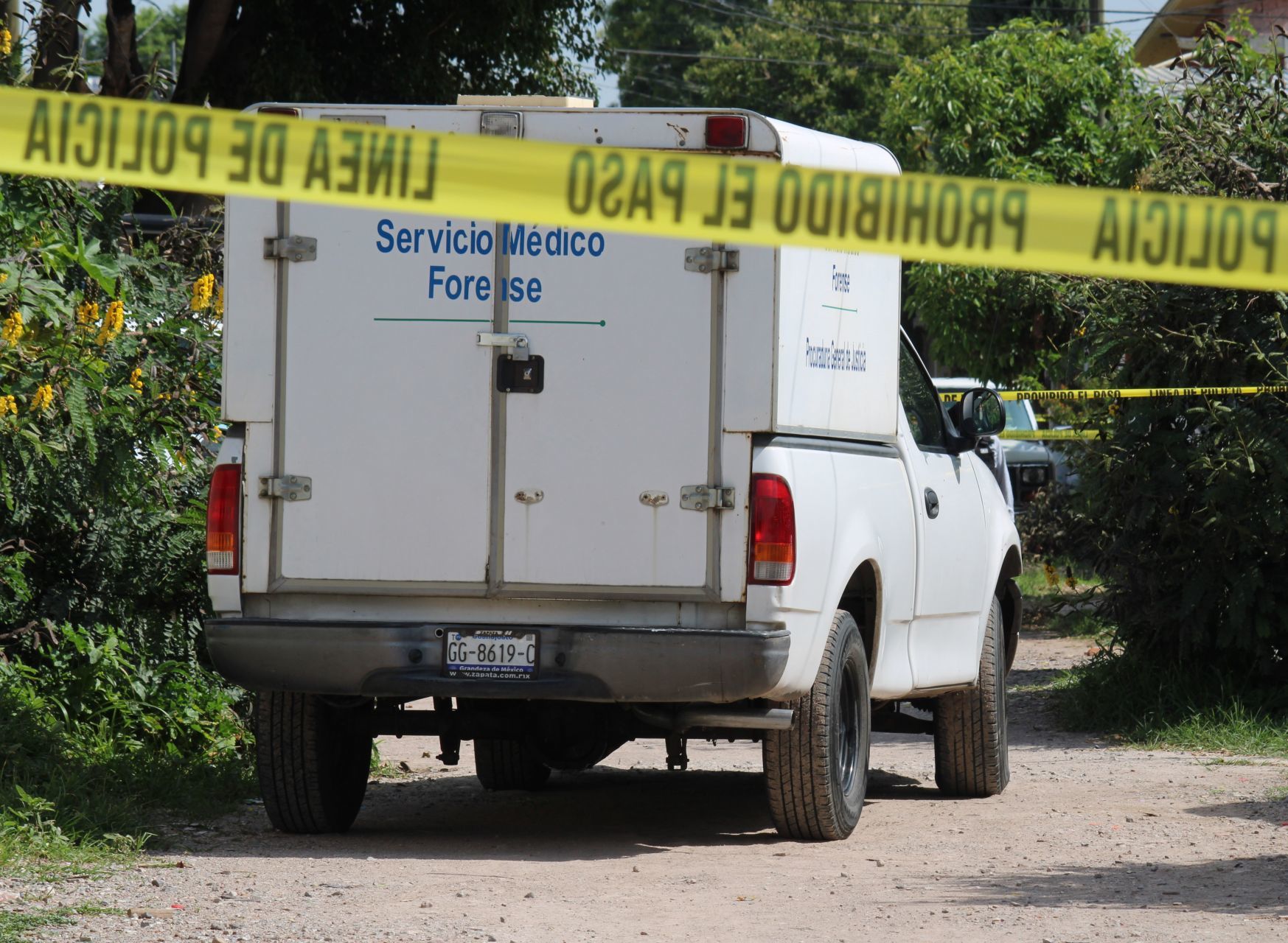 A las siete víctimas encontradas al interior de la camioneta les prendieron fuego (FOTO: DIEGO COSTA/CUARTOSCURO.COM)