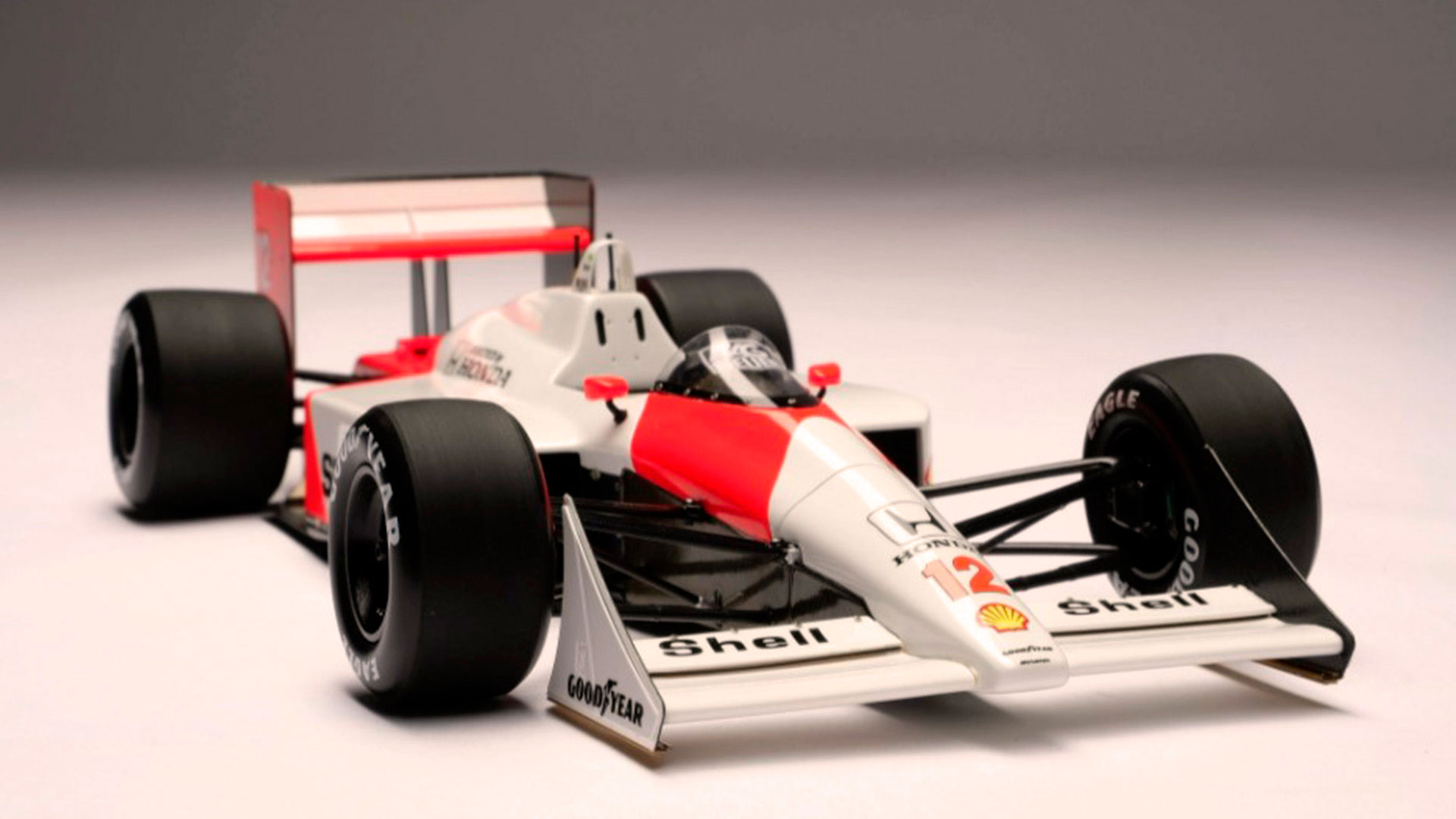 El McLaren MP4/4 de Fórmula 1, Campeón con Ayrton Senna en 1988, 745 euros